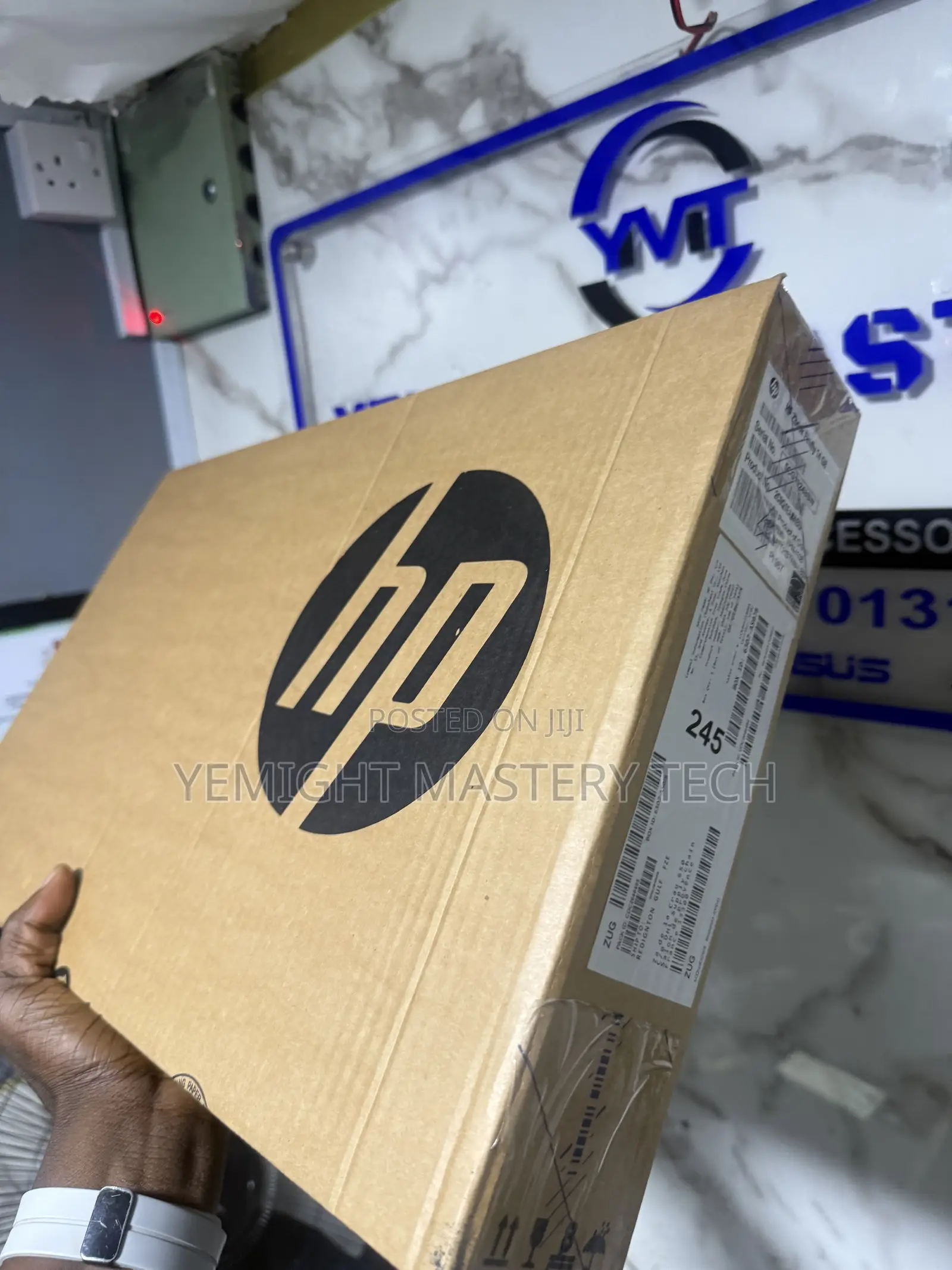 New Laptop HP ZBook Firefly G8 16GB Intel Core i7 SSD 1T