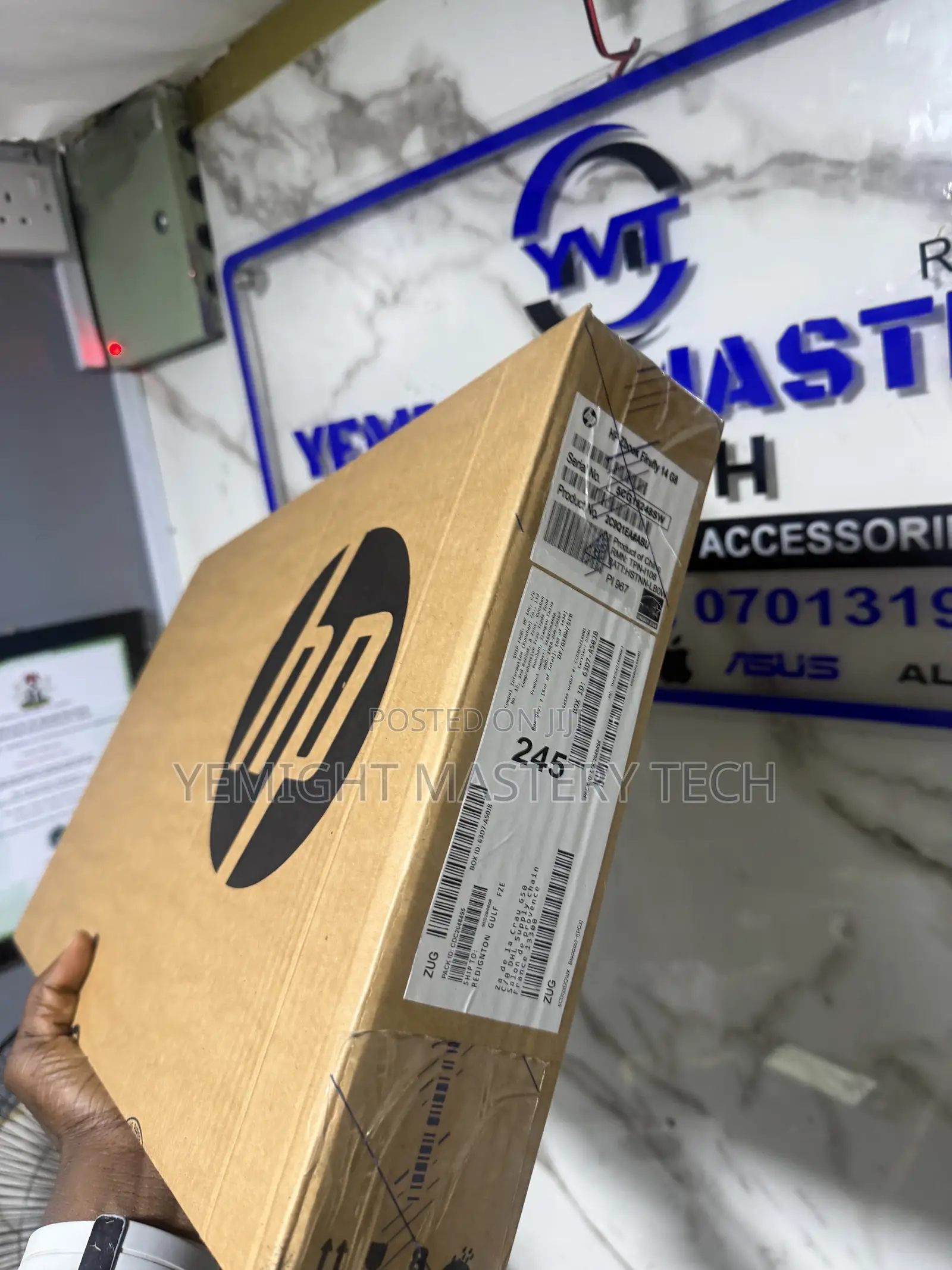 New Laptop HP ZBook Firefly G8 16GB Intel Core i7 SSD 1T