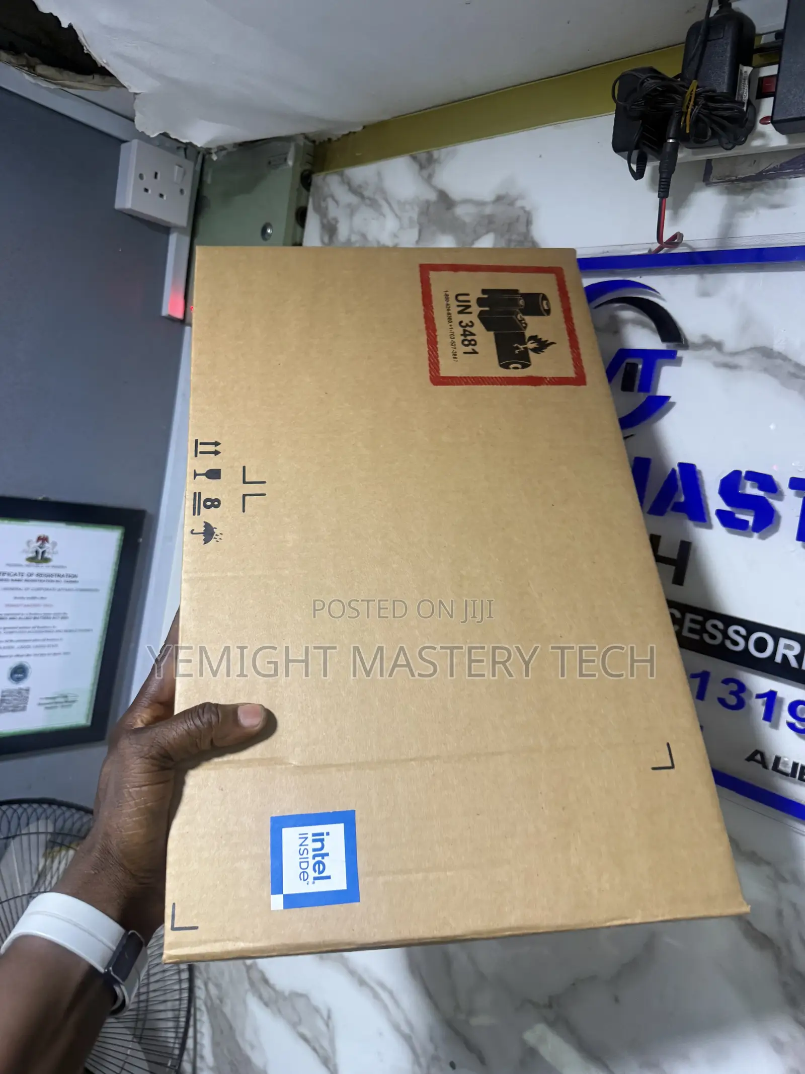 New Laptop HP ZBook Firefly G8 16GB Intel Core i7 SSD 1T