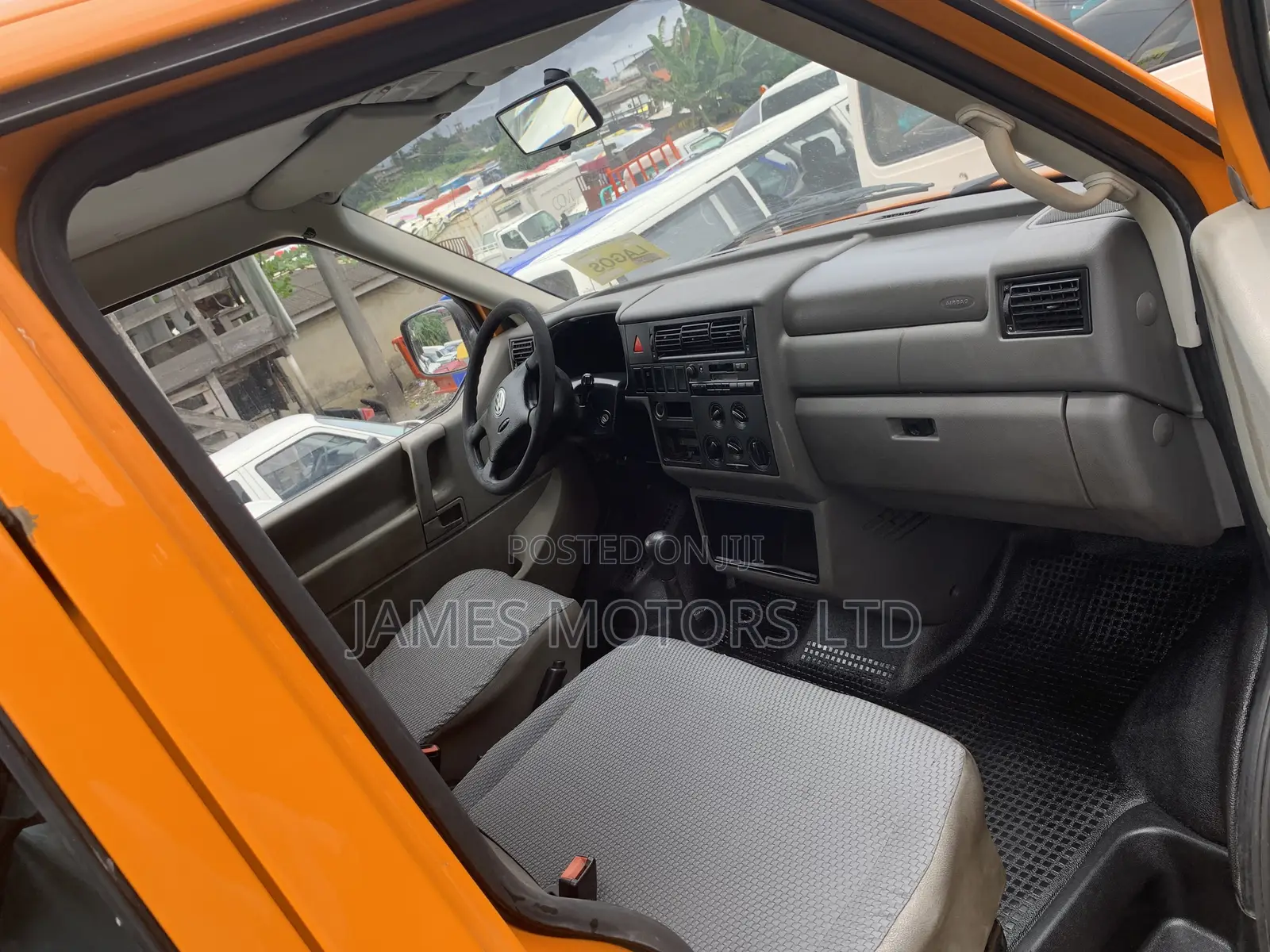 Volkswagen Transporter 2007 Yellow