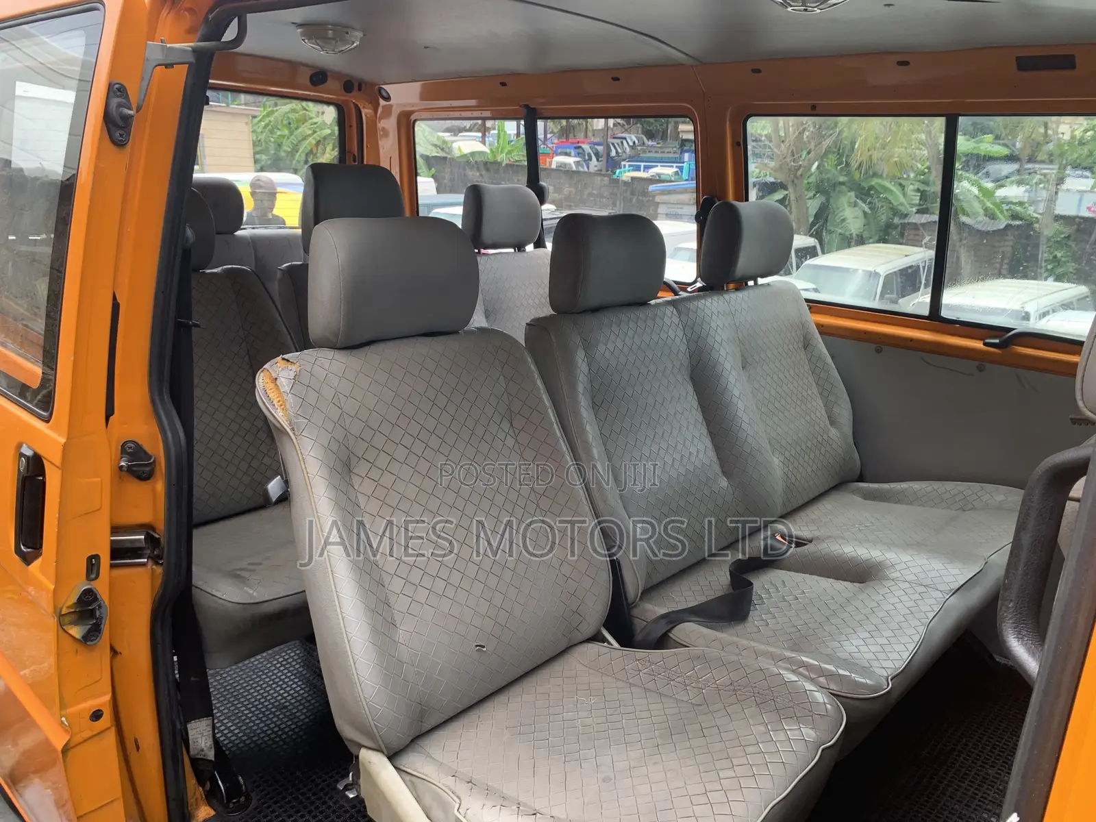 Volkswagen Transporter 2007 Yellow
