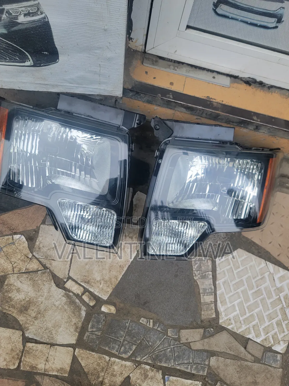 Ford F-150 2010 HEADLAMP