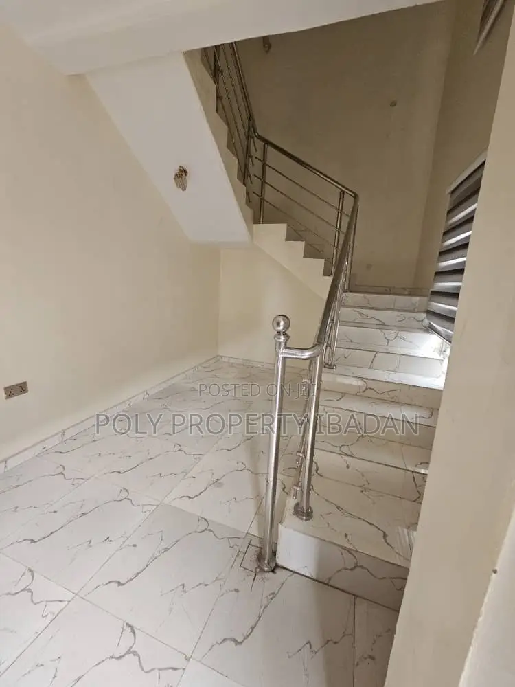 2bdrm Apartment in Oluyole Estate, Ibadan for rent