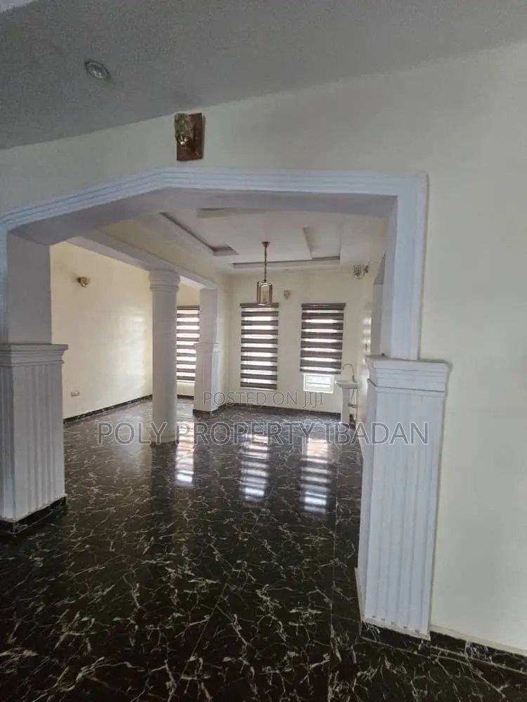 2bdrm Apartment in Oluyole Estate, Ibadan for rent