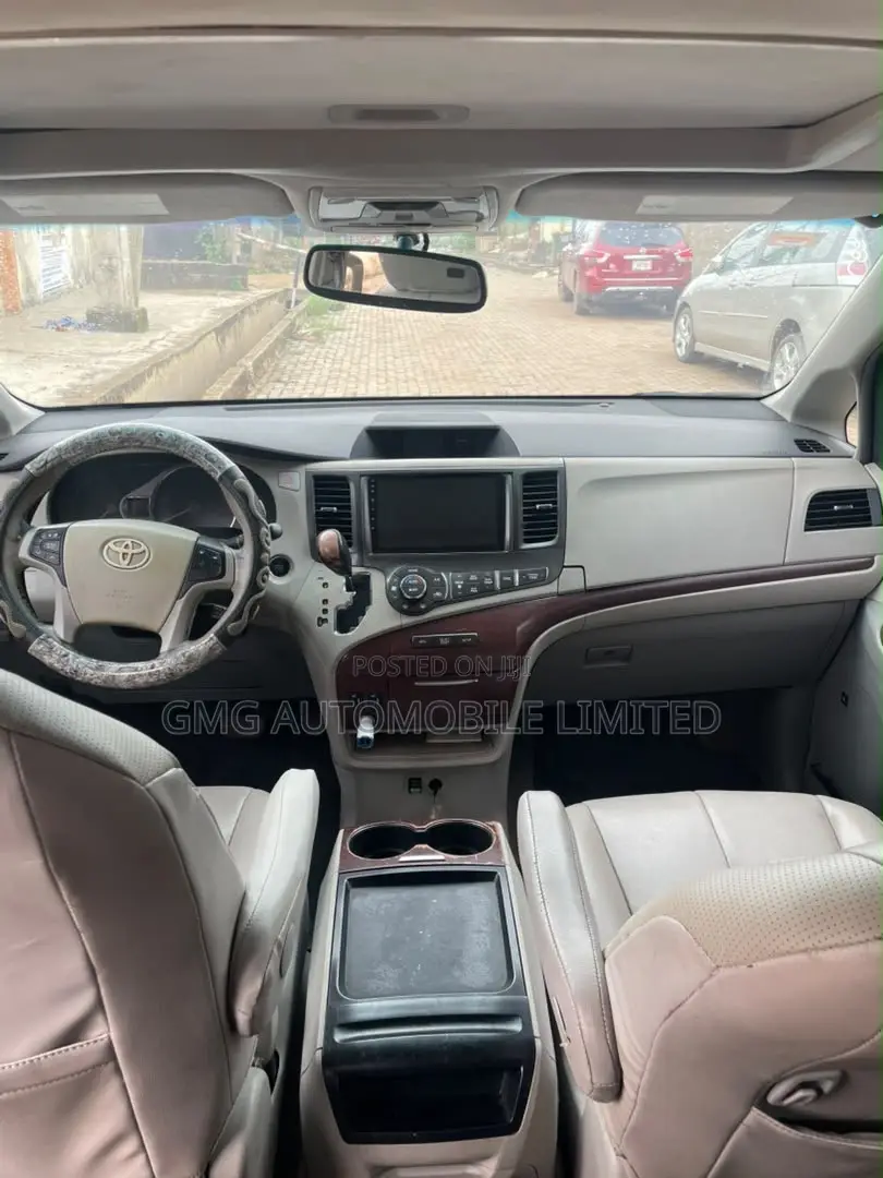 Toyota Sienna XLE 7 Passenger 2012 Gray