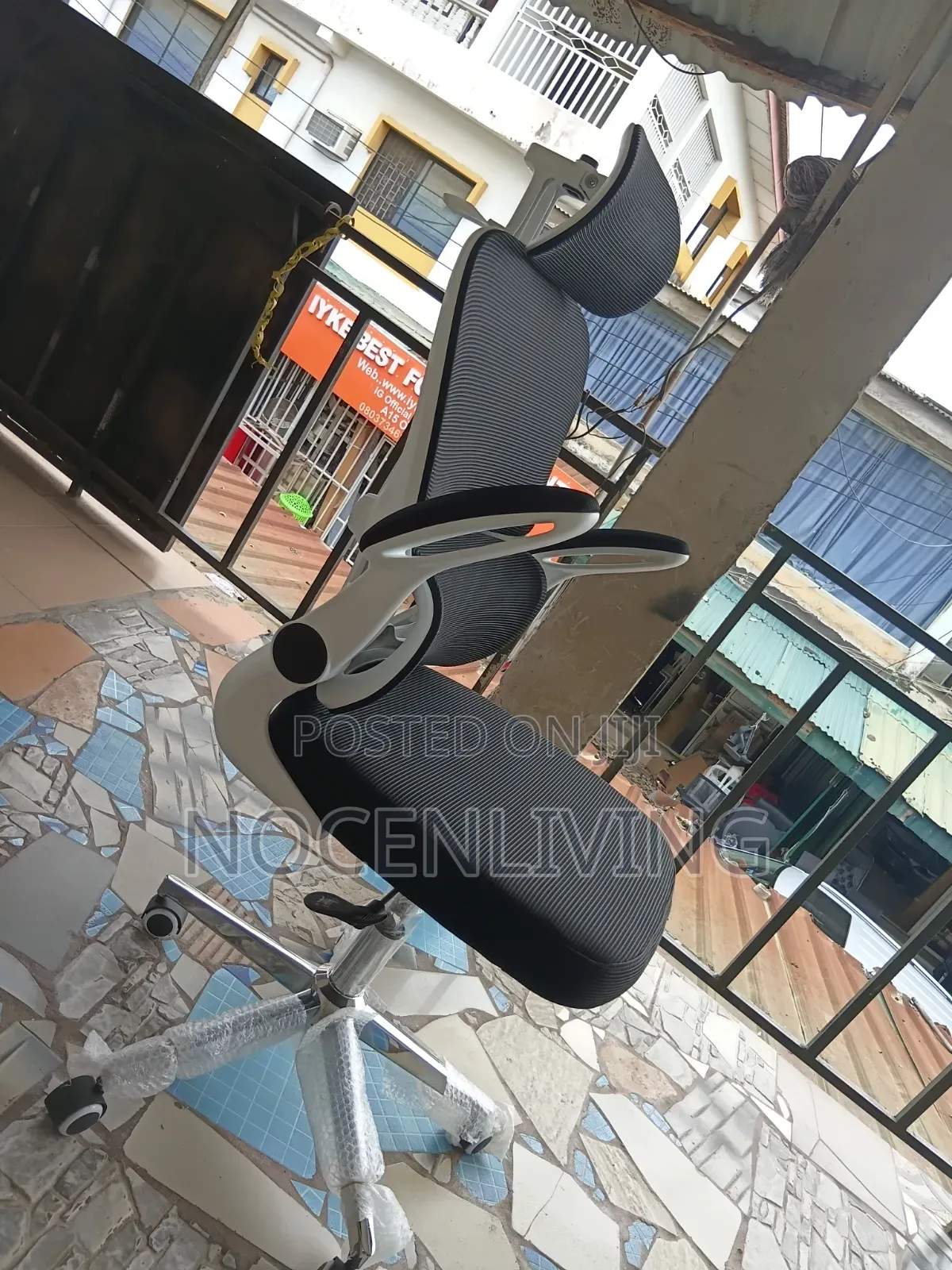 Ergonomic Swivel Office Chair