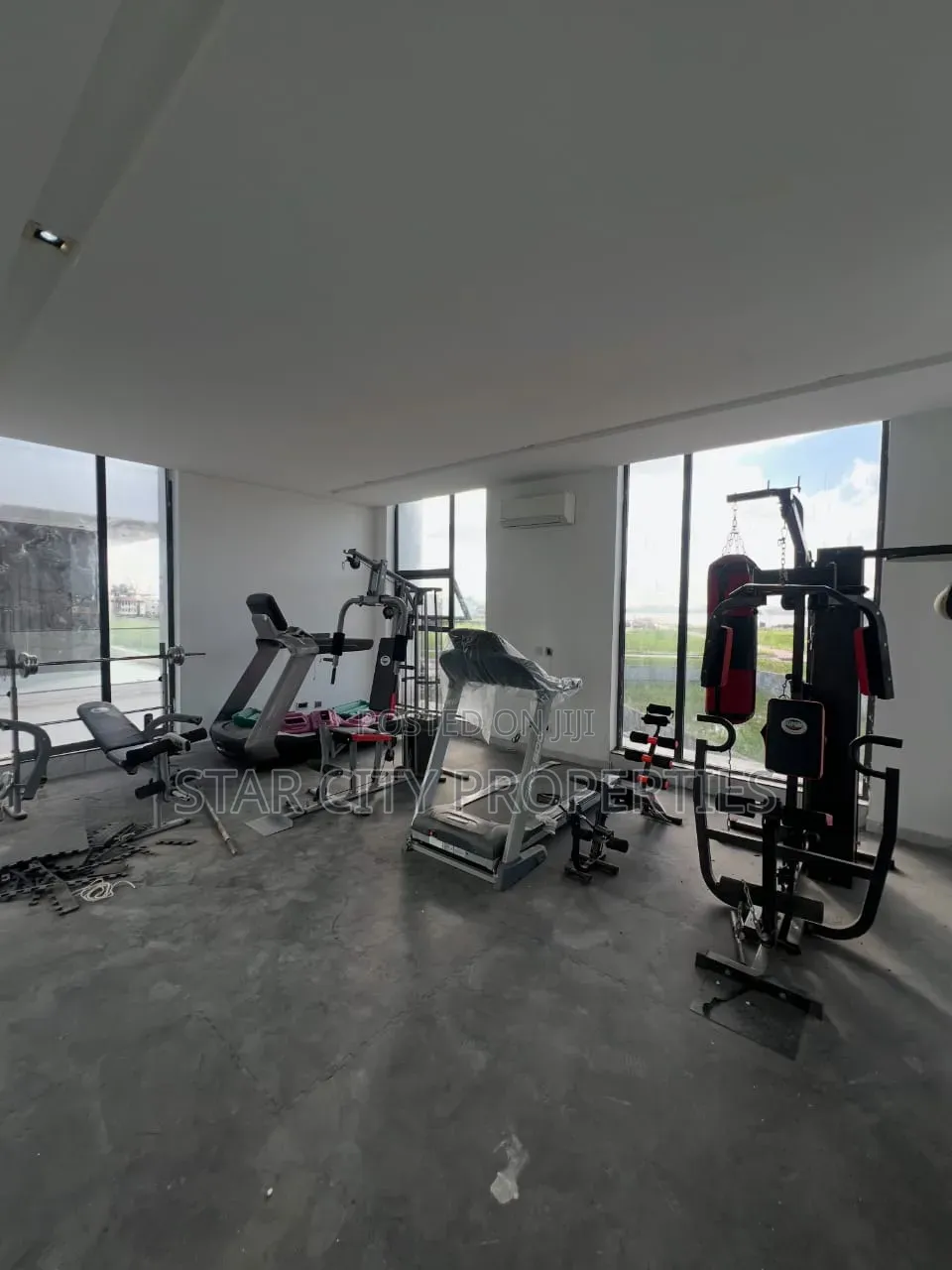 5bdrm Duplex in Osapa London for sale