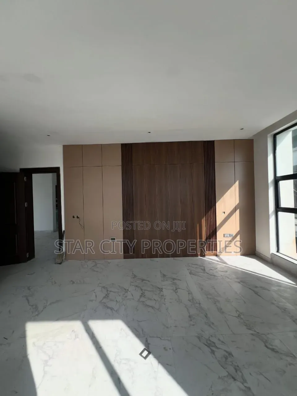 5bdrm Duplex in Osapa London for sale