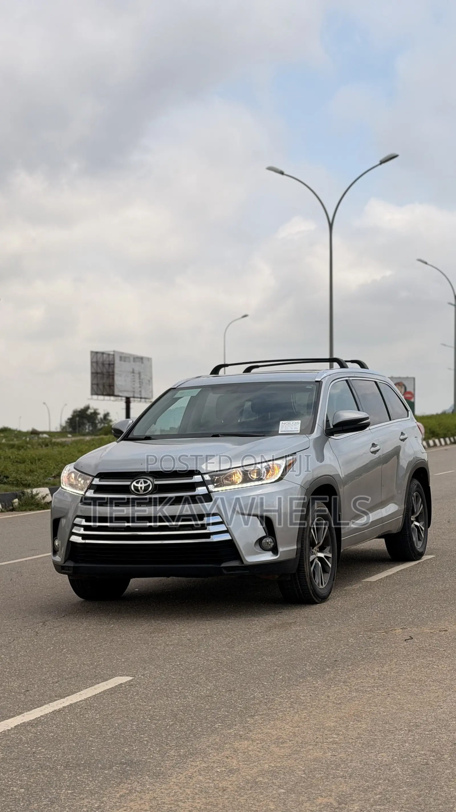 Toyota Highlander XLE V6 4x2 (3.5L 6cyl 6A) 2016 Silver