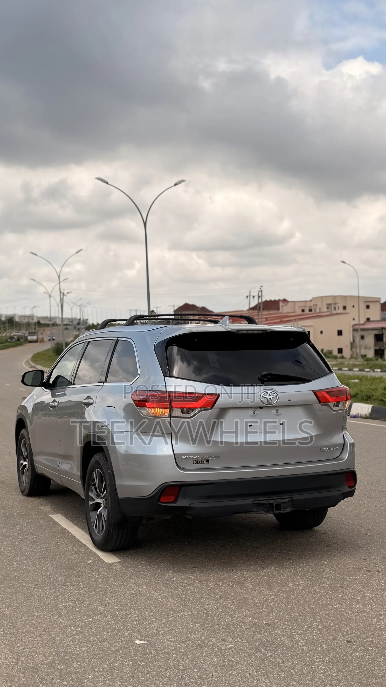 Toyota Highlander XLE V6 4x2 (3.5L 6cyl 6A) 2016 Silver