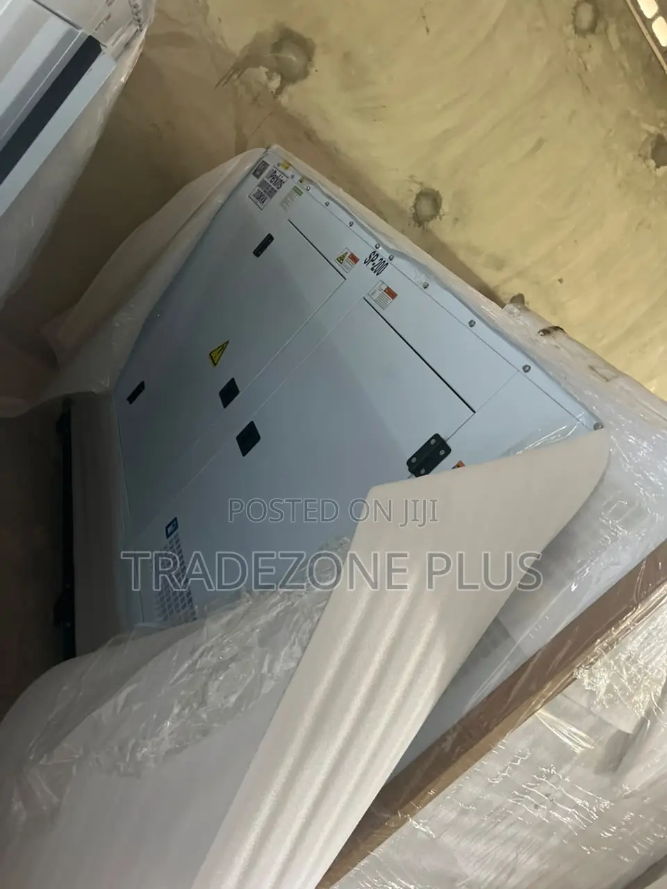 Perkins 200KVA Soundproof Genset for Offices Businesses