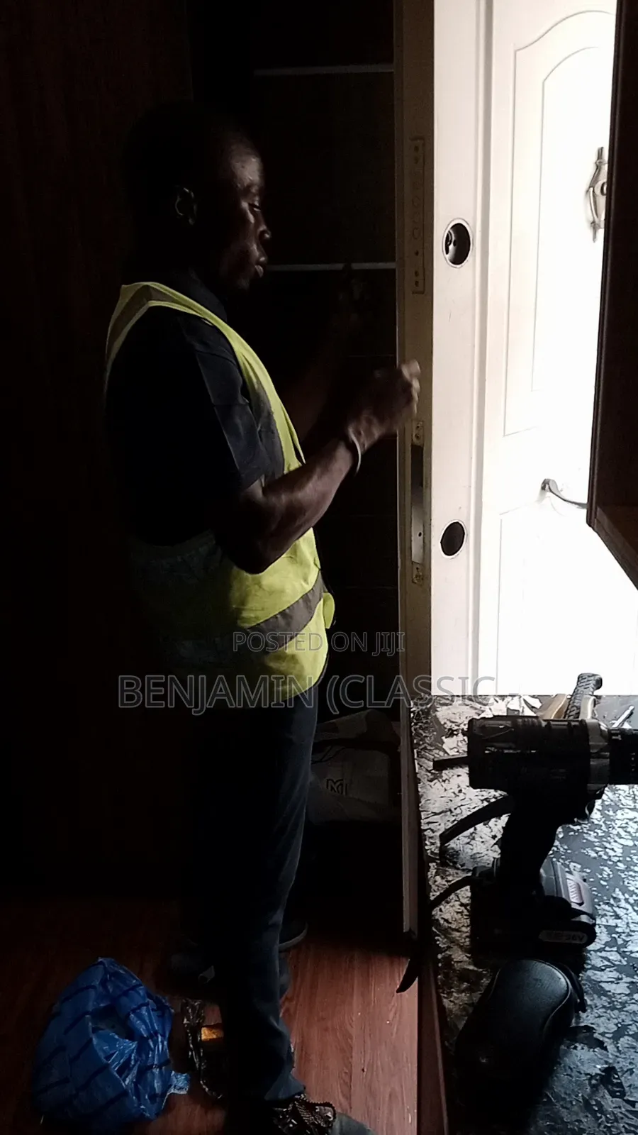 Door Repair Near Me – Locks, Handles, Hinges Frames