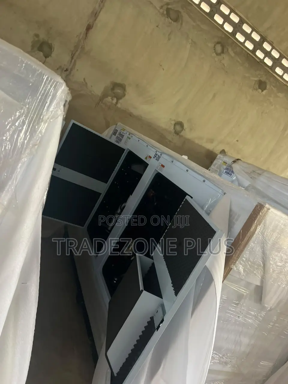200KVA Perkins Generator Set – Enclosed Silent Design