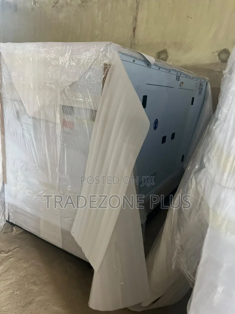 200KVA Perkins Generator Set – Enclosed Silent Design