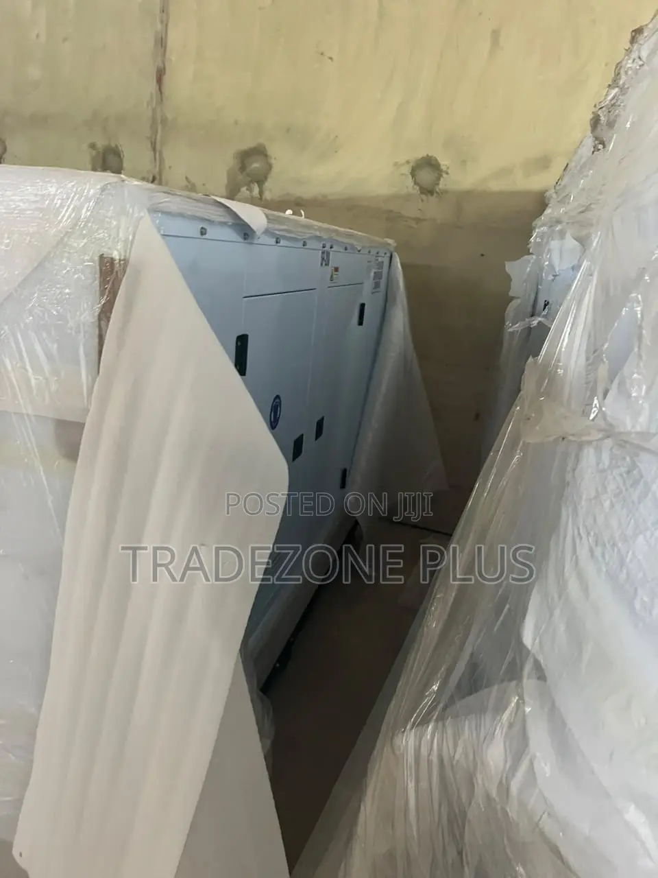 200KVA Perkins Generator – Soundproof Enclosure Reliable Output