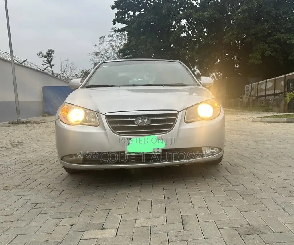 Hyundai Elantra 2009 Silver