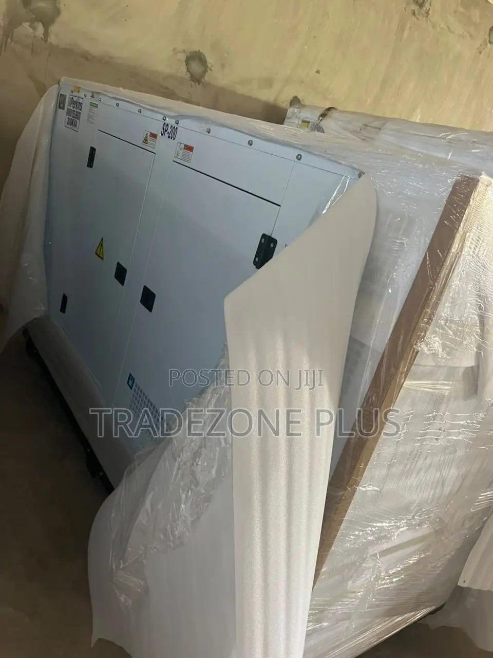 Perkins 200KVA Soundproof Generator – Large Capacity Power Backup
