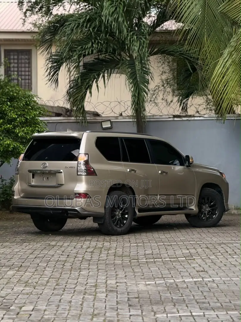 Lexus GX 460 AWD 2023 Gold