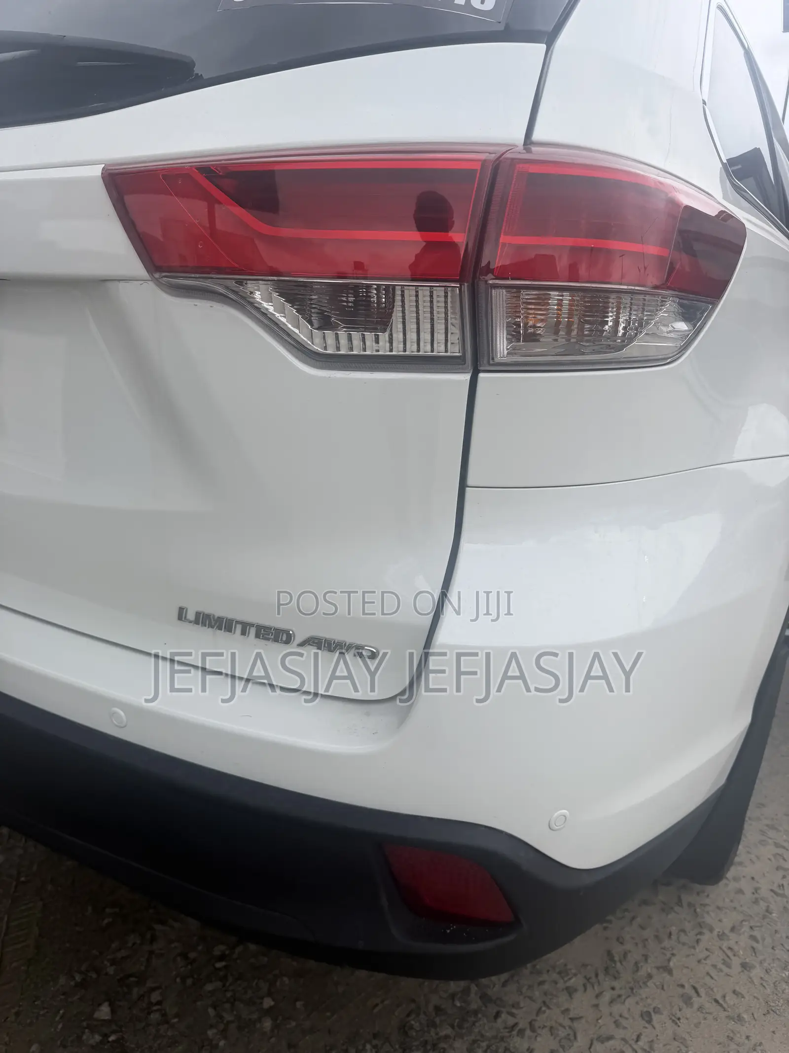Toyota Highlander Limited Platinum 4dr SUV AWD (3.5L 6cyl 6A) 2015