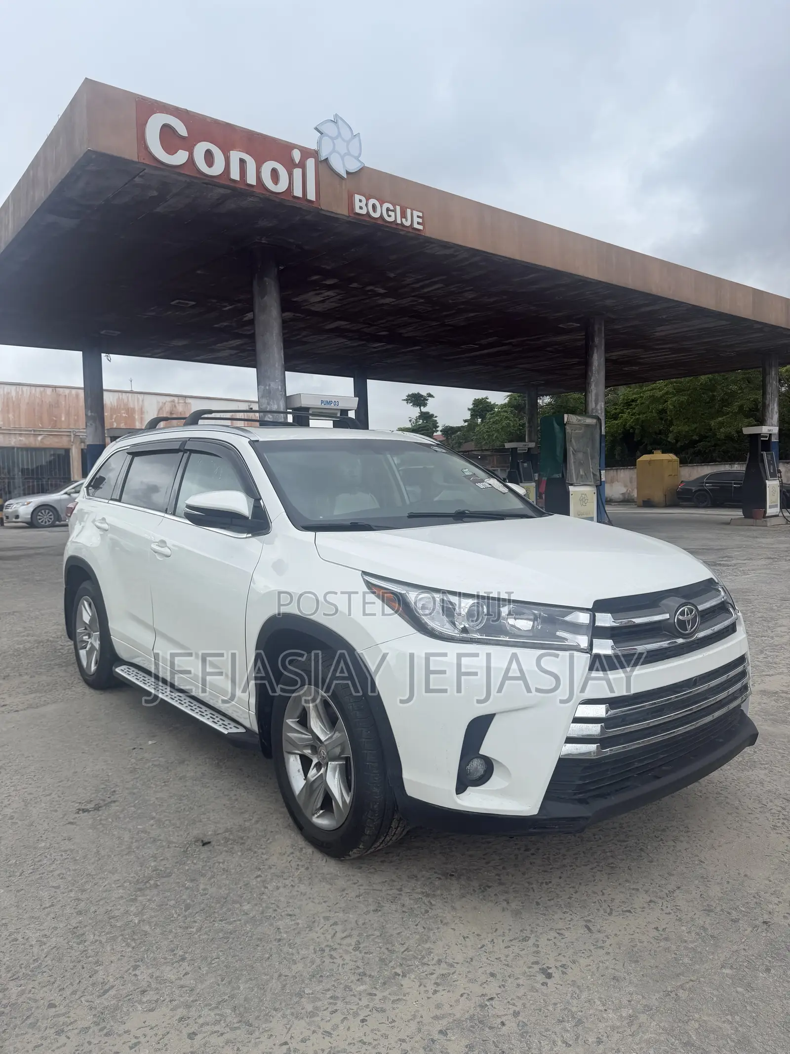 Toyota Highlander Limited Platinum 4dr SUV AWD (3.5L 6cyl 6A) 2015