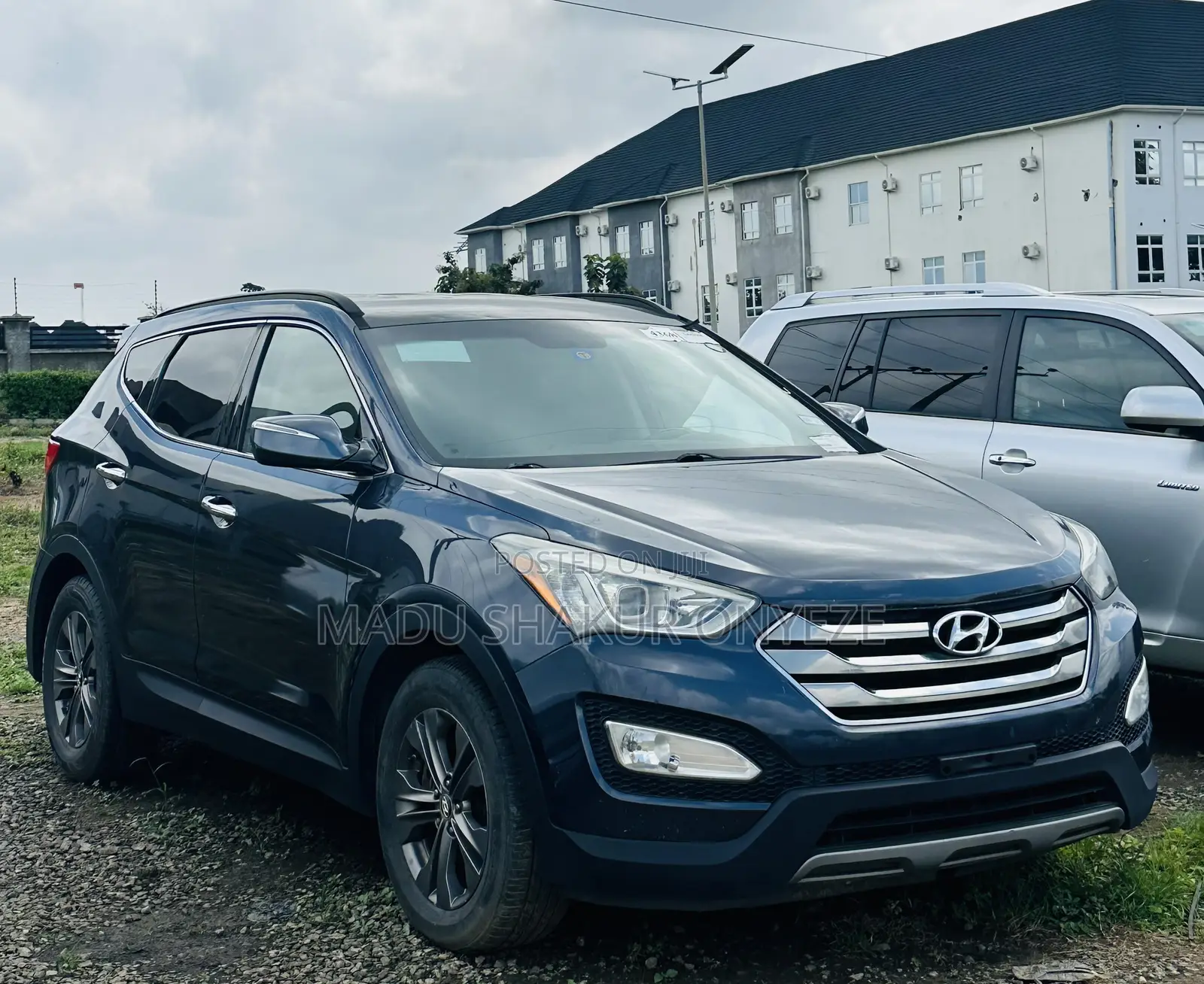 Hyundai Santa Fe SE 2012 Blue