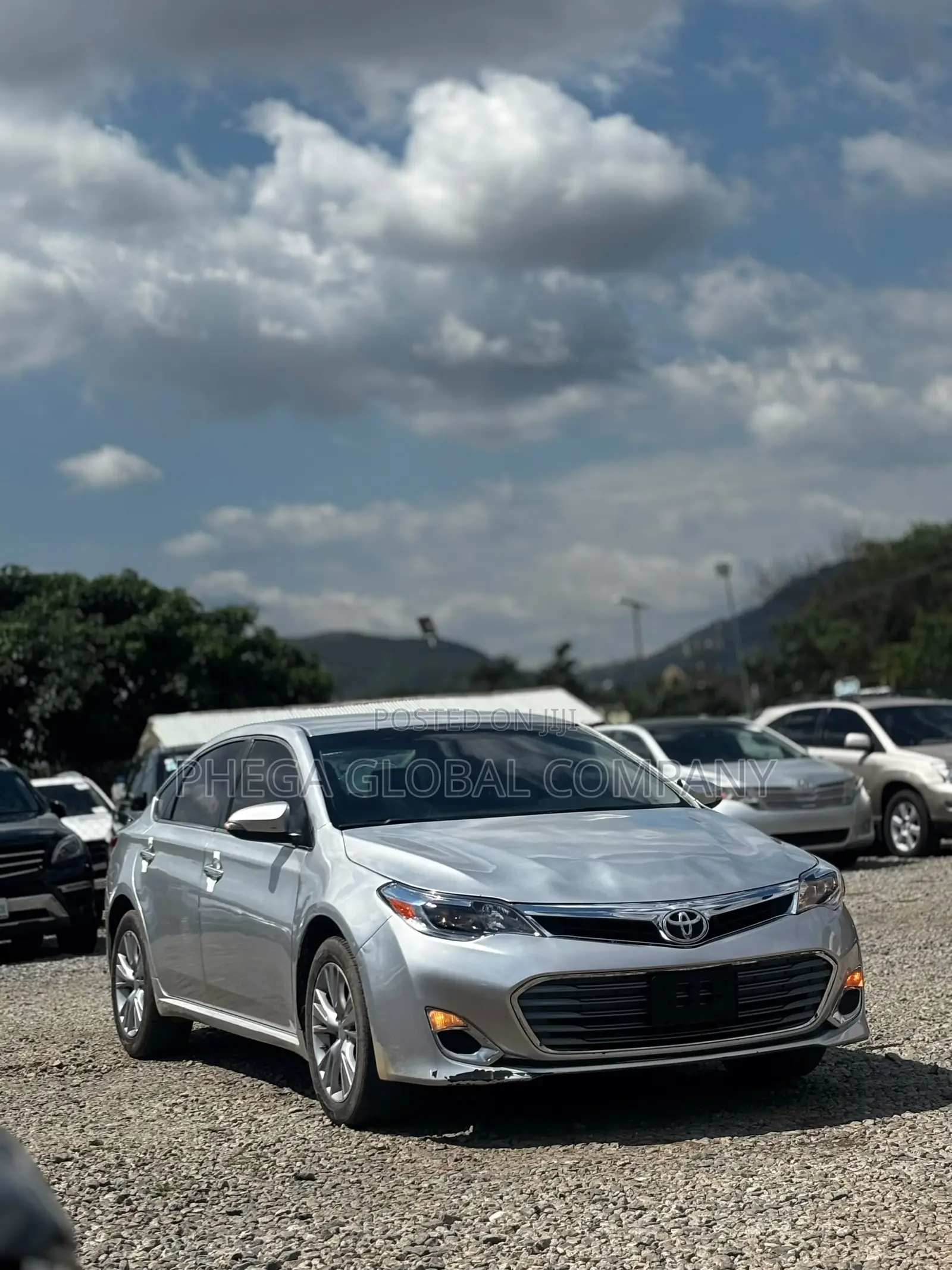 Toyota Avalon XLE Premium Sedan FWD (3.5L 6cyl 6A) 2013 Silver