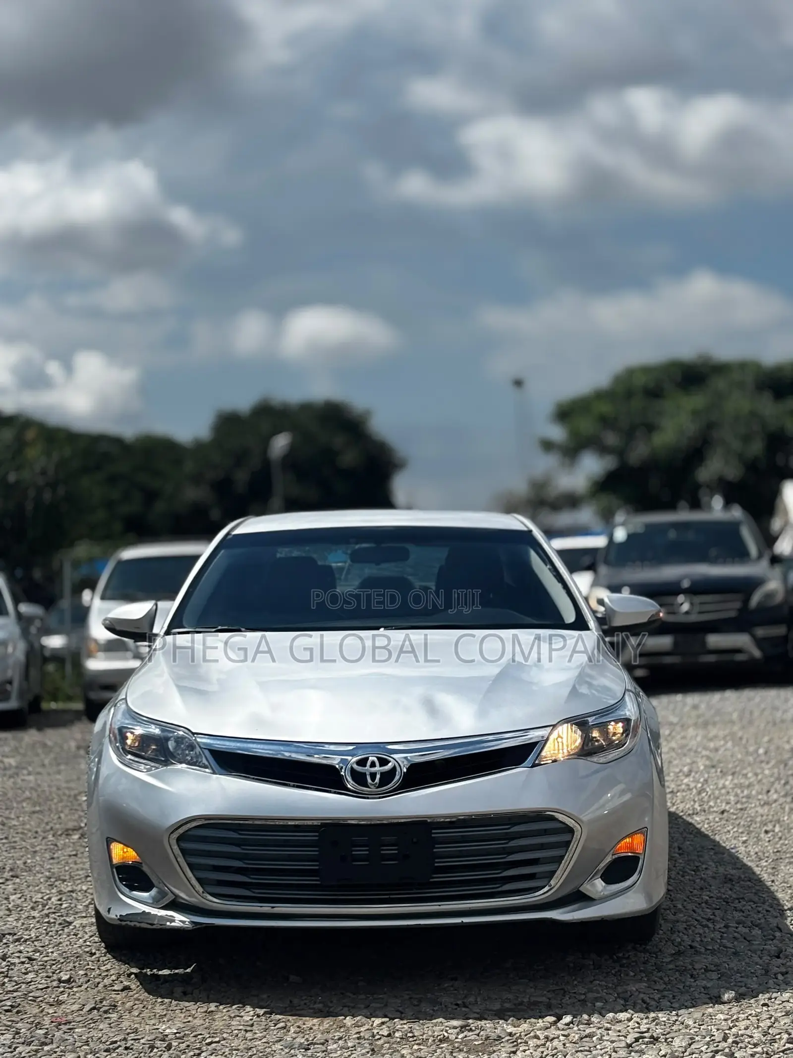 Toyota Avalon XLE Premium Sedan FWD (3.5L 6cyl 6A) 2013 Silver