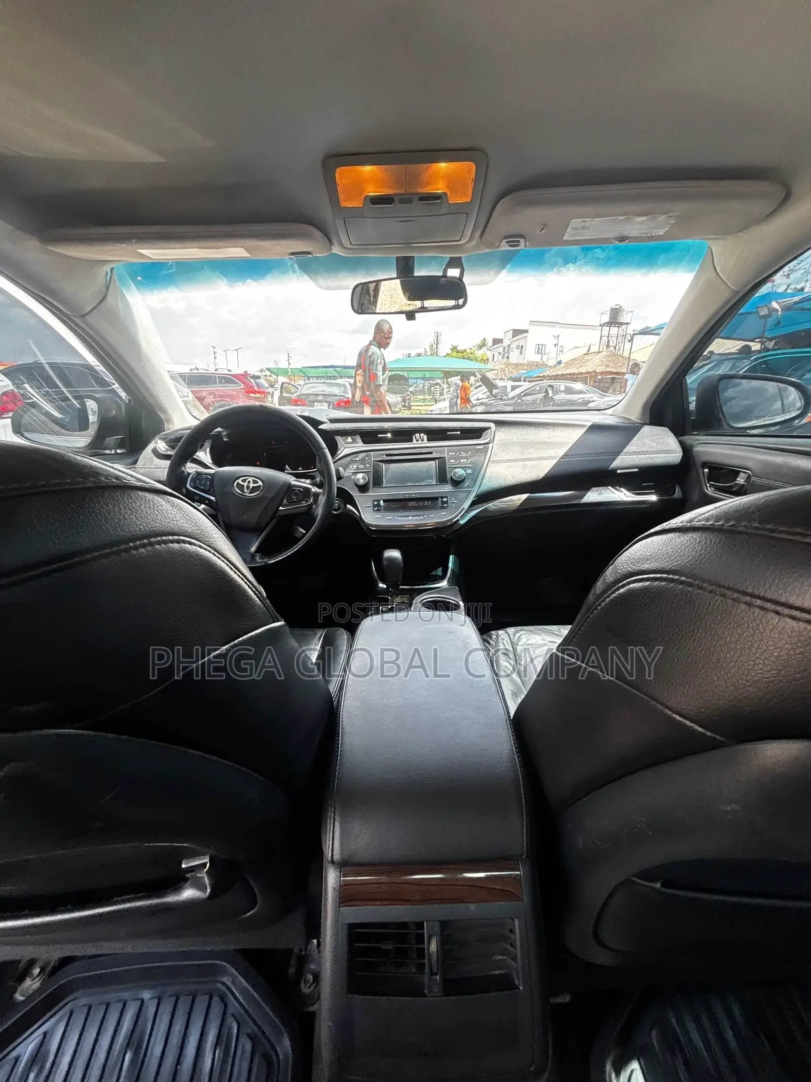 Toyota Avalon XLE Premium Sedan FWD (3.5L 6cyl 6A) 2013 Silver
