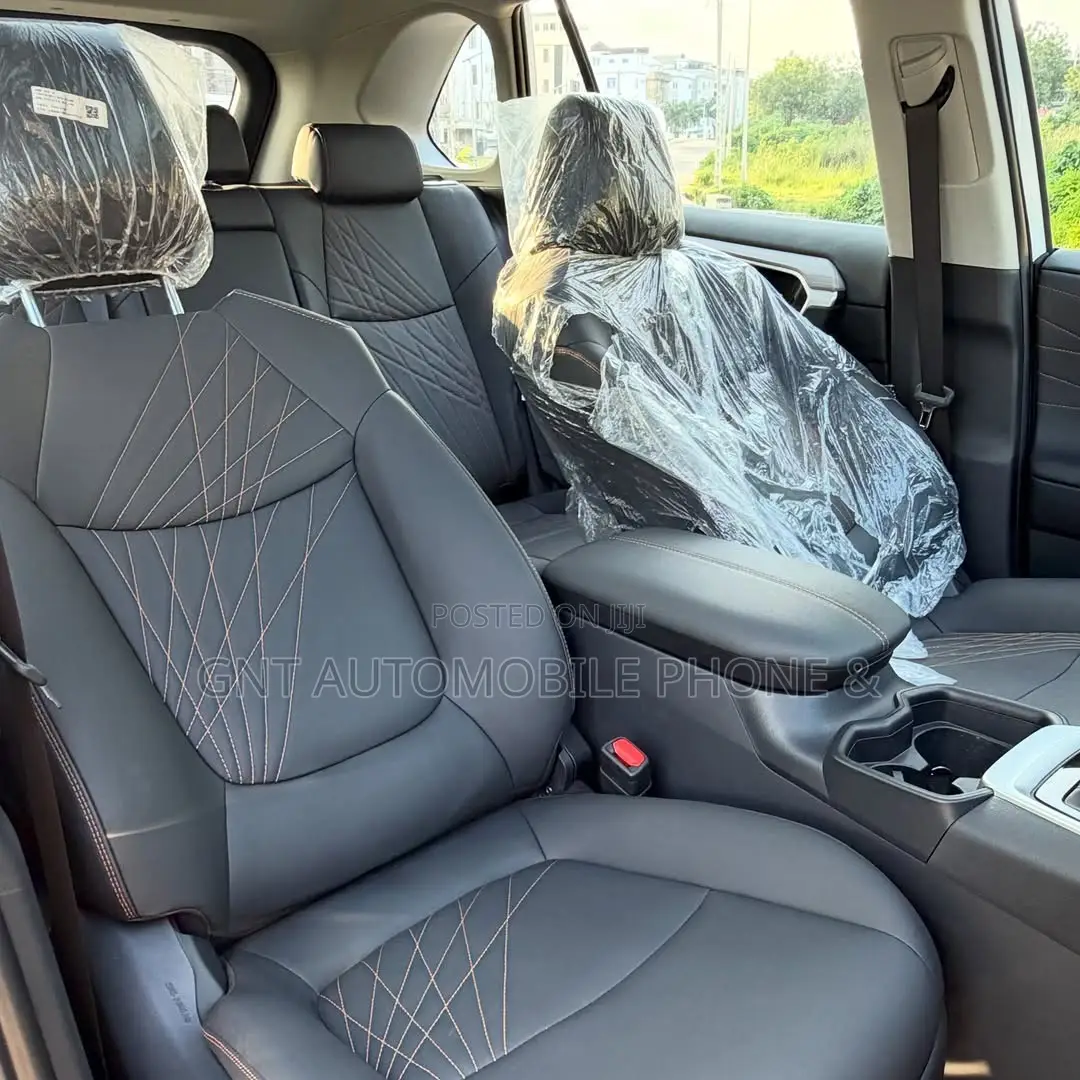 Toyota RAV4 2025 White