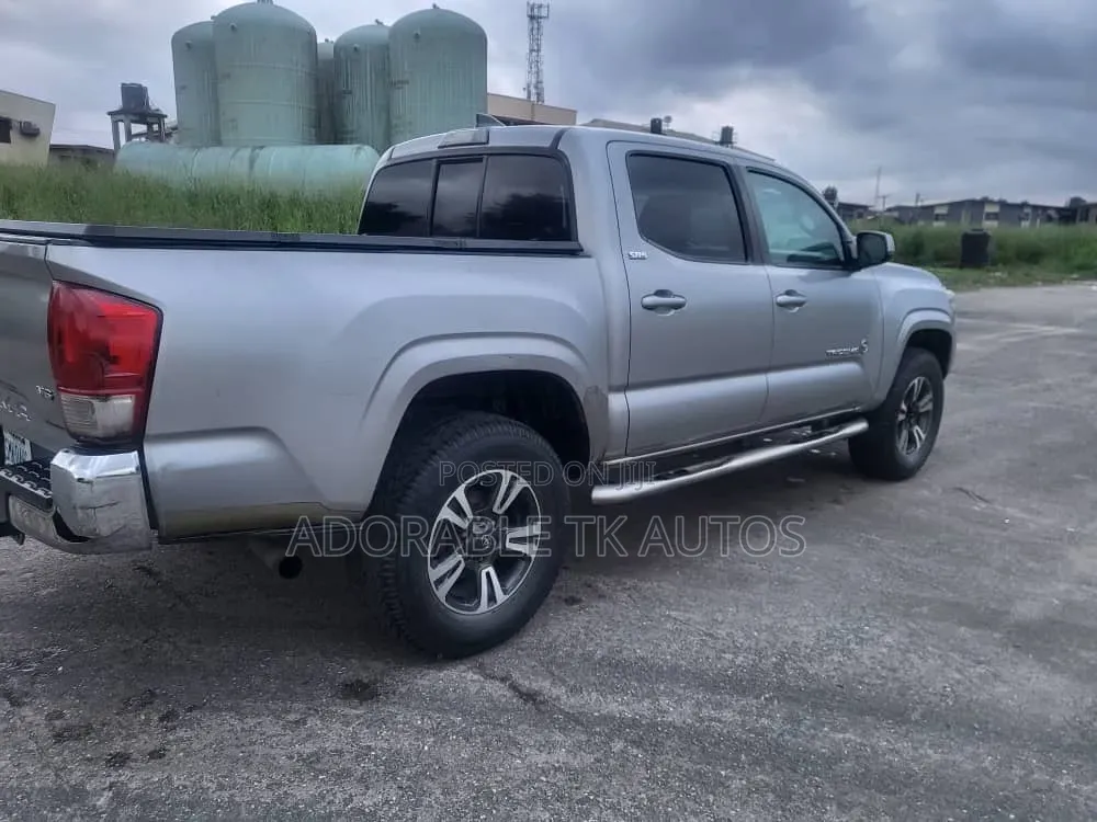 Toyota Tacoma 4dr Double Cab 2016 Gray