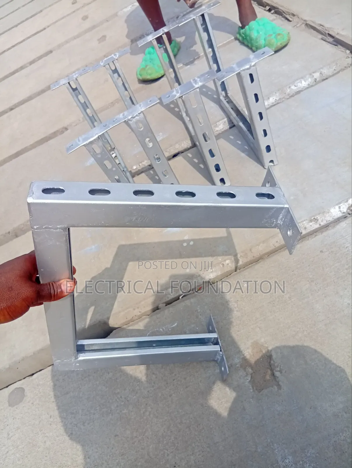 300mm Galvanized Cable Tray Hanger Stand
