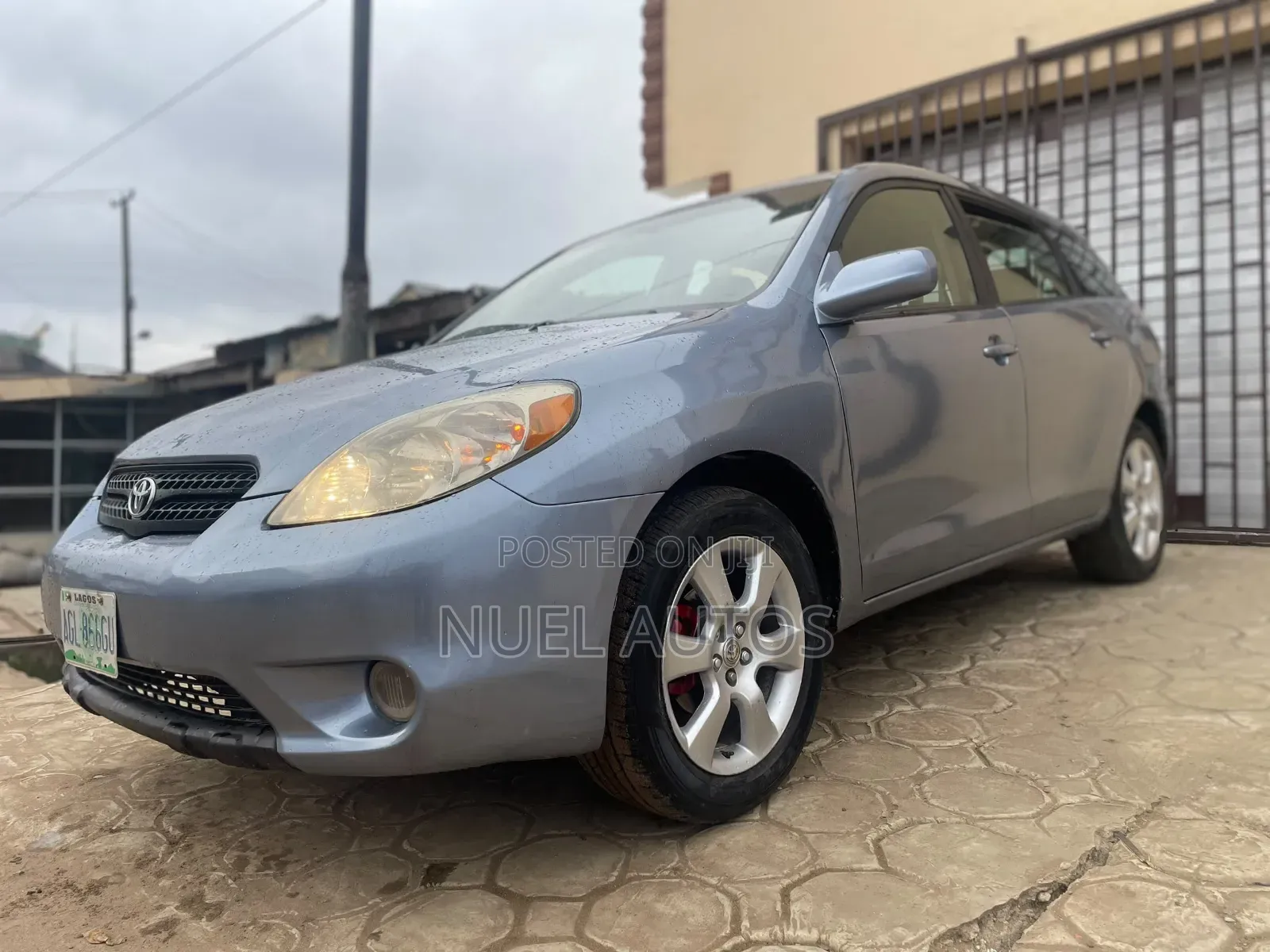 Toyota Matrix Hatchback AWD (1.8L 4cyl 4A) 2005 Blue