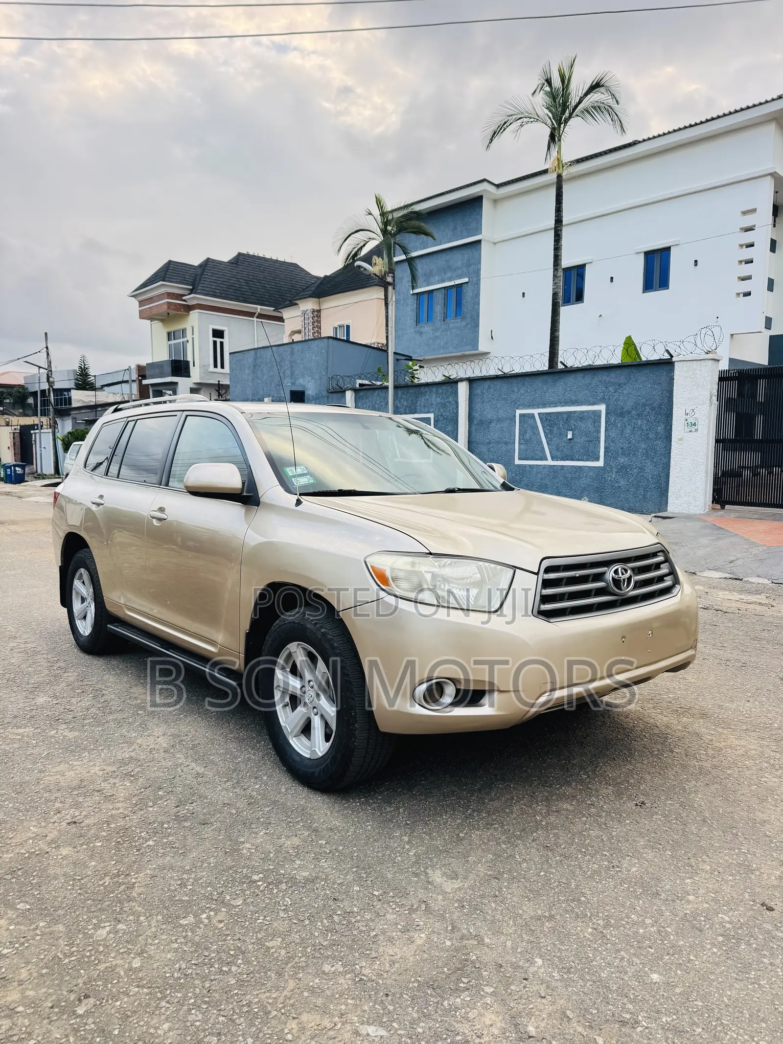 Toyota Highlander Base 2009 Gold
