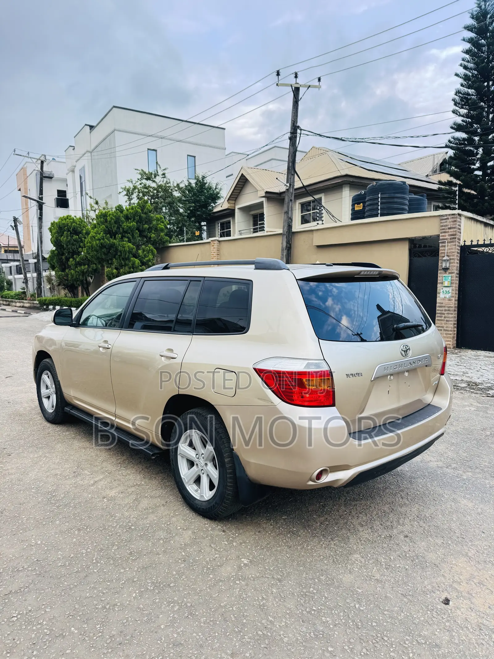 Toyota Highlander Base 2009 Gold