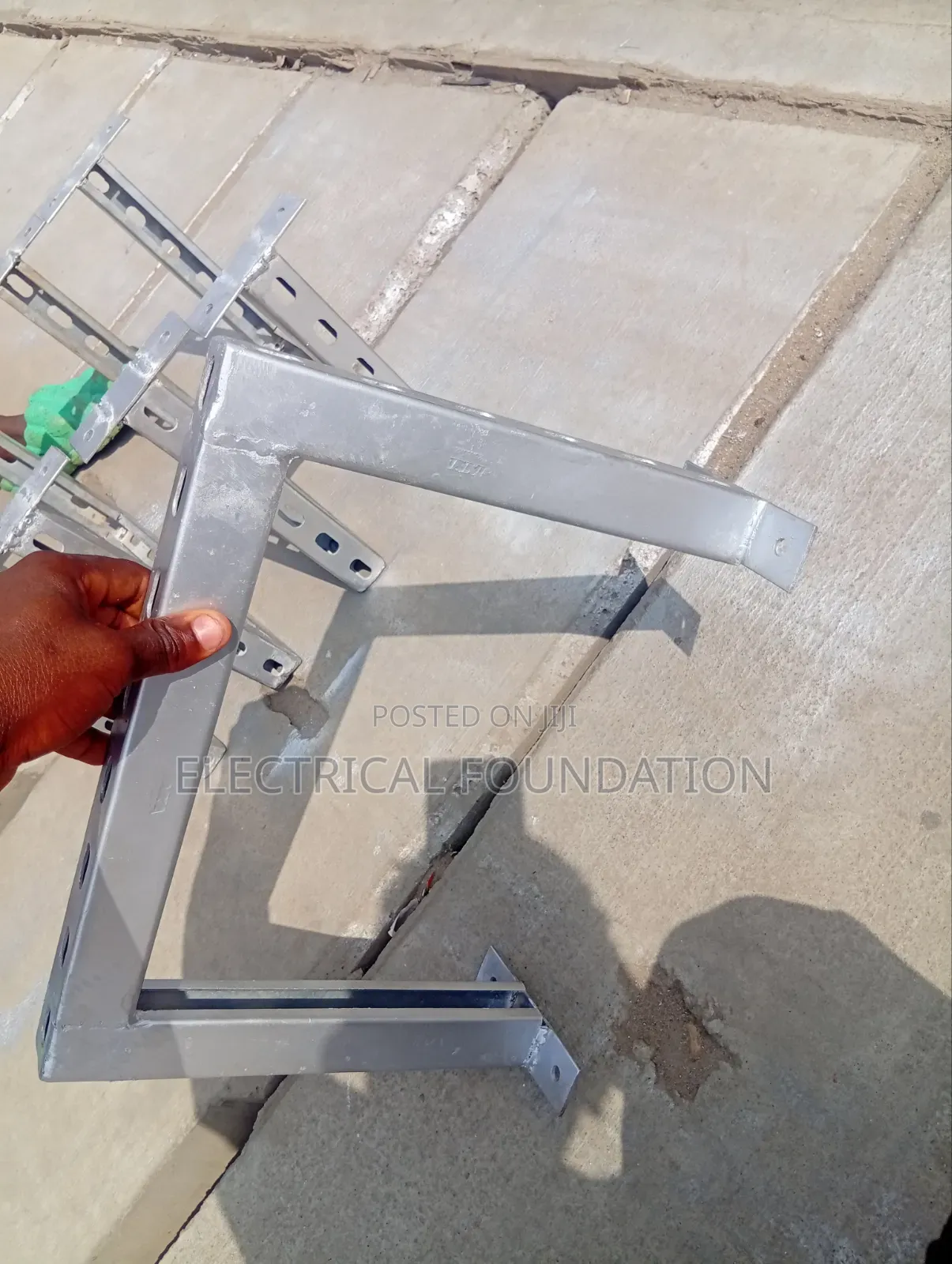 200mm Galvanized Cable Hanger Stand