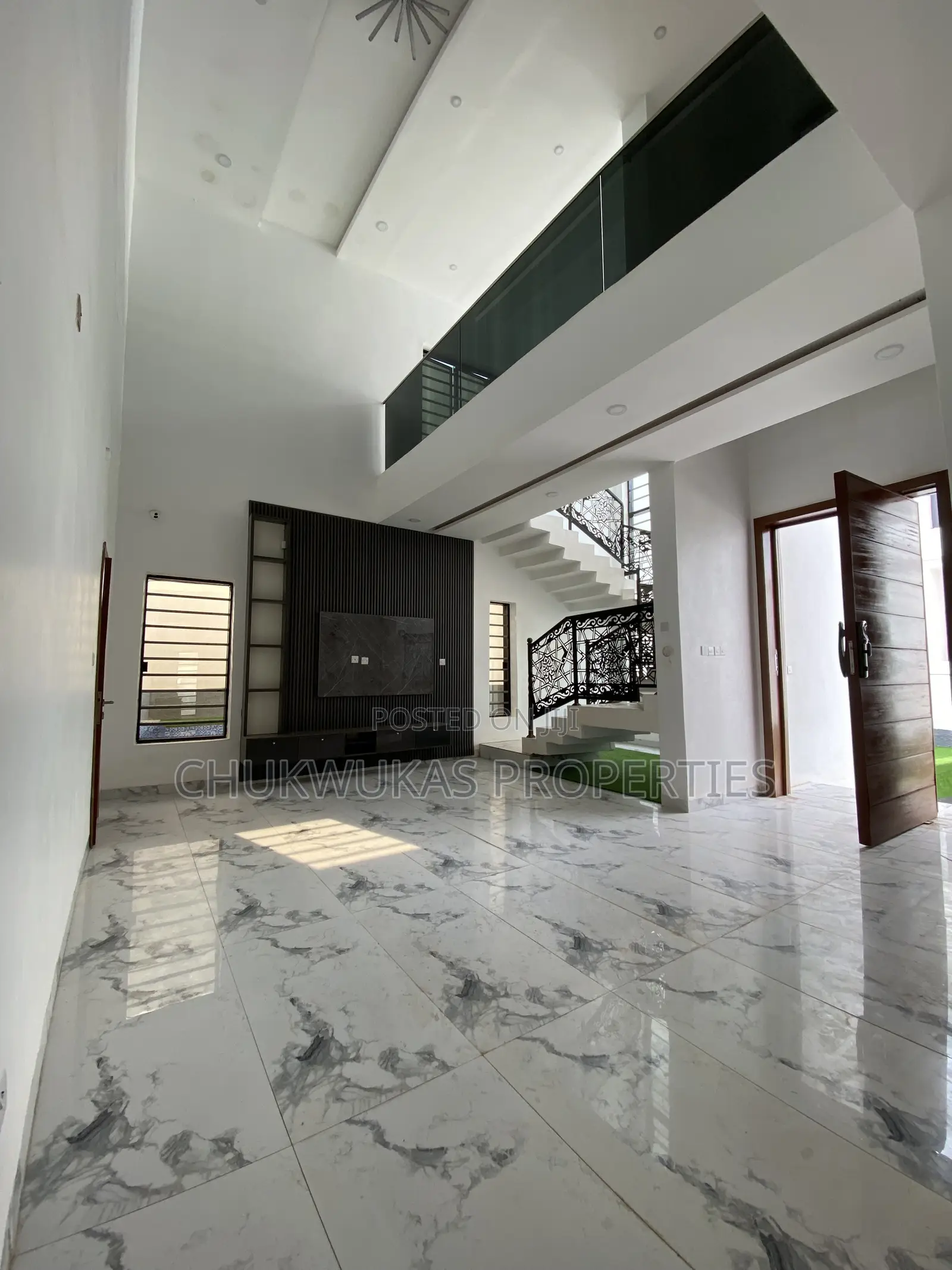 5bdrm Duplex in Crystal Court Estate, Enugu for sale
