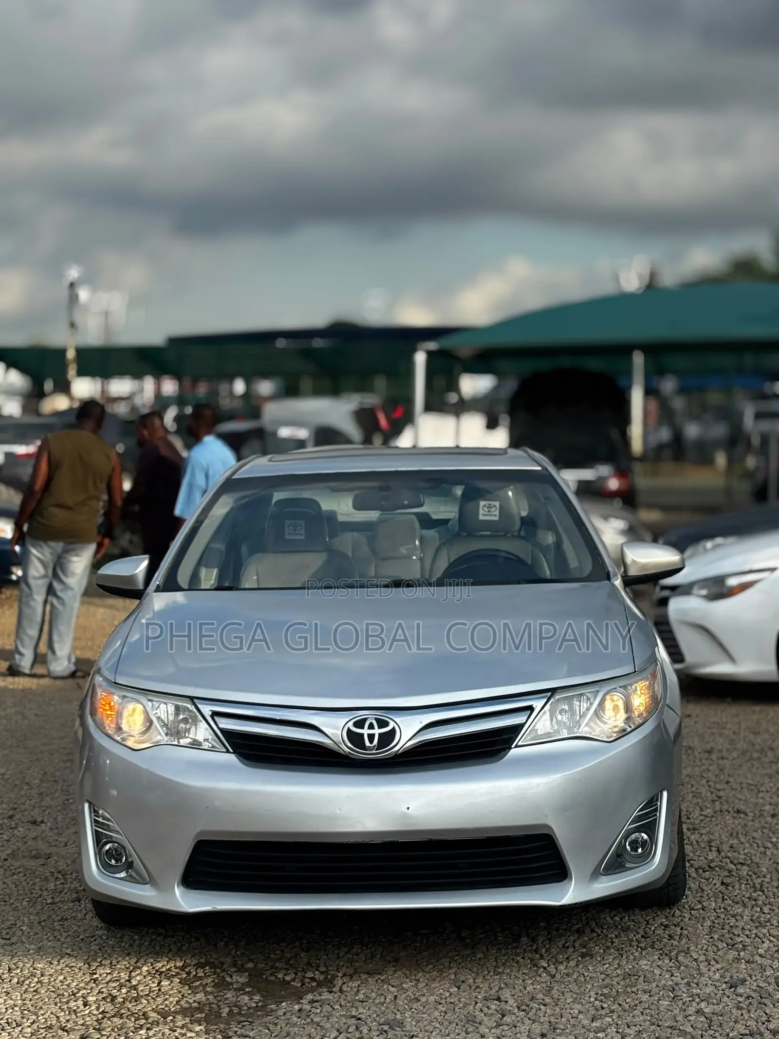 Toyota Camry XLE 4dr Sedan (2.5L 4cyl 6A) 2013 Silver
