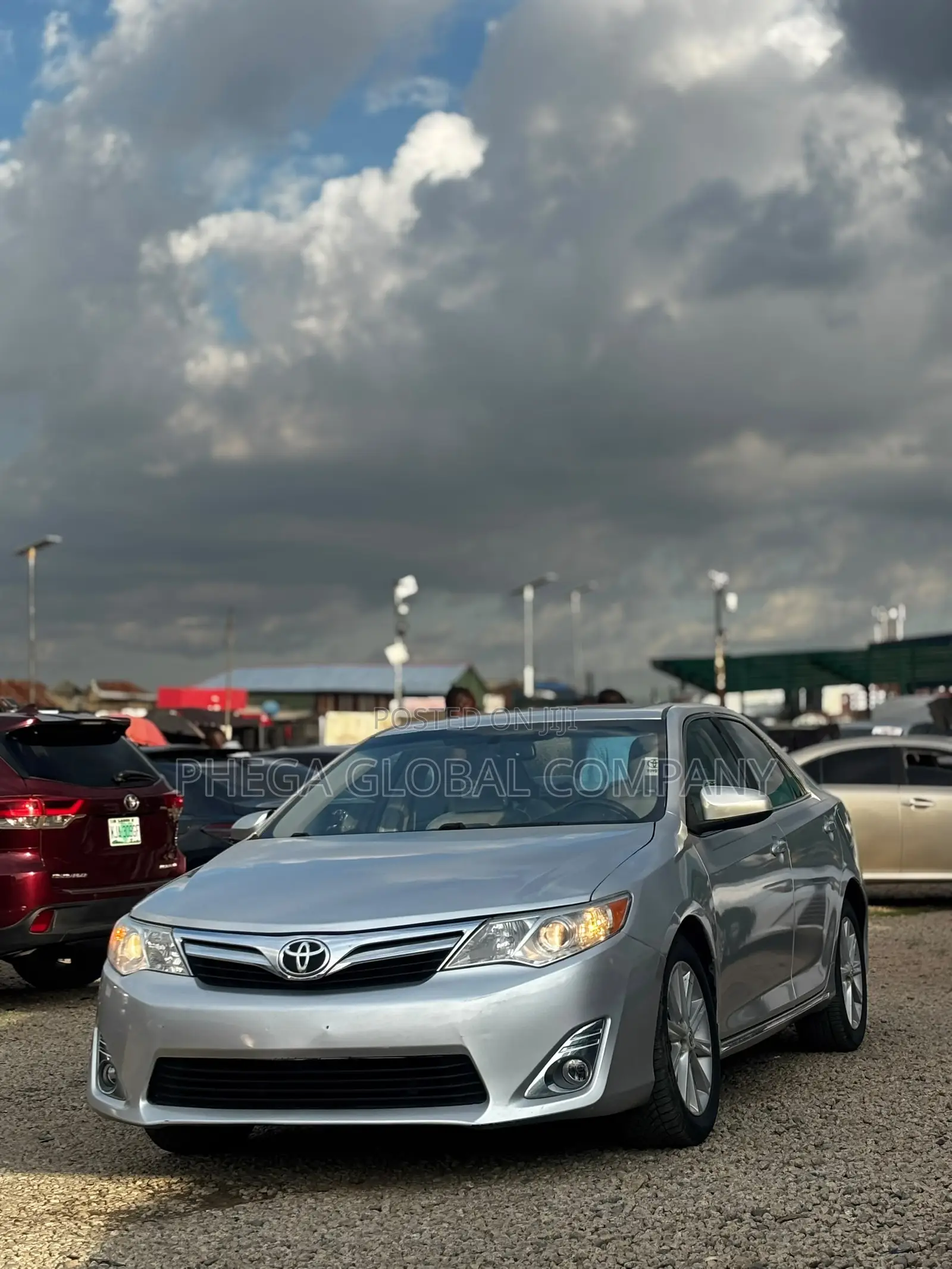 Toyota Camry XLE 4dr Sedan (2.5L 4cyl 6A) 2013 Silver