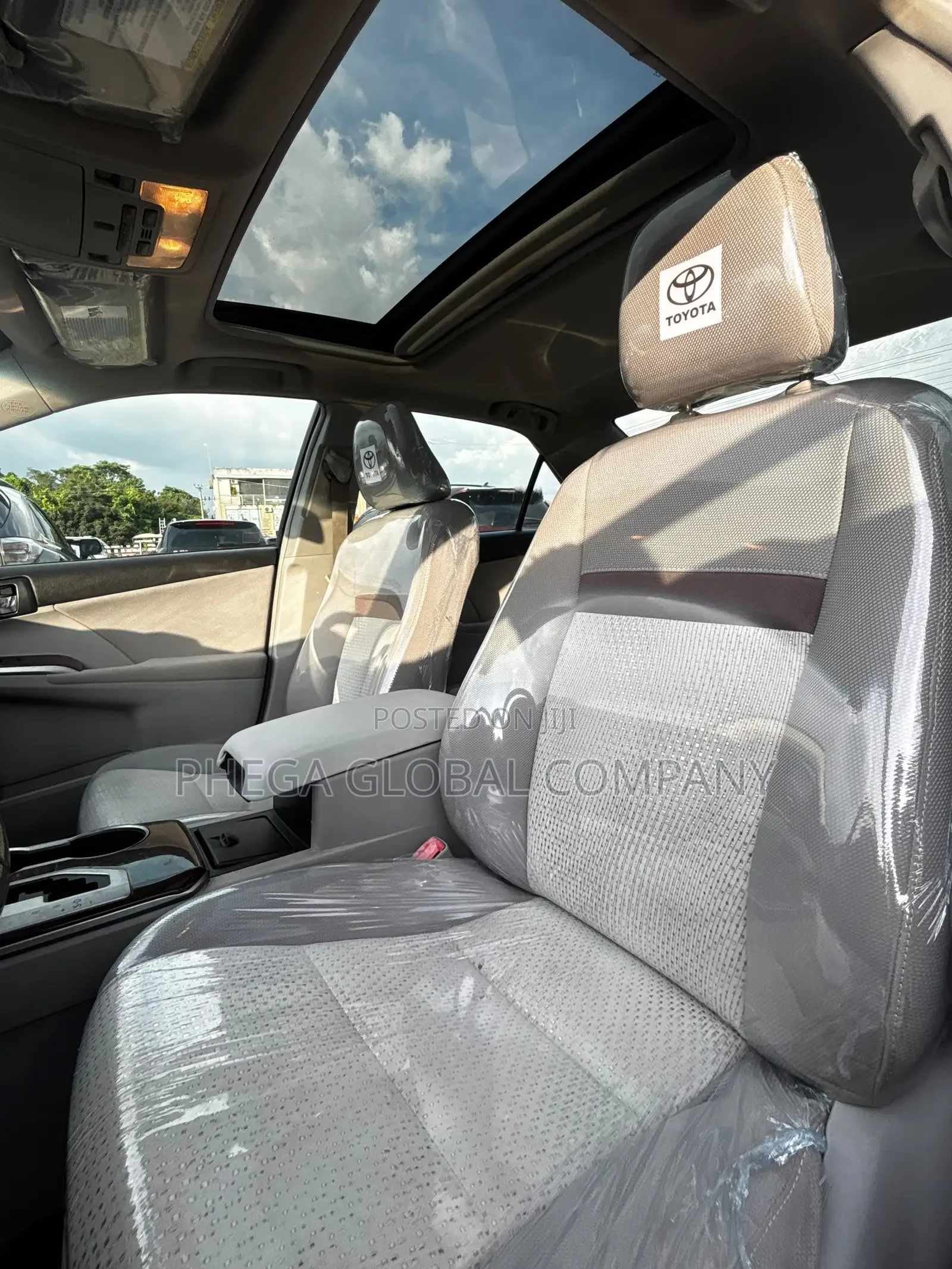Toyota Camry XLE 4dr Sedan (2.5L 4cyl 6A) 2013 Silver