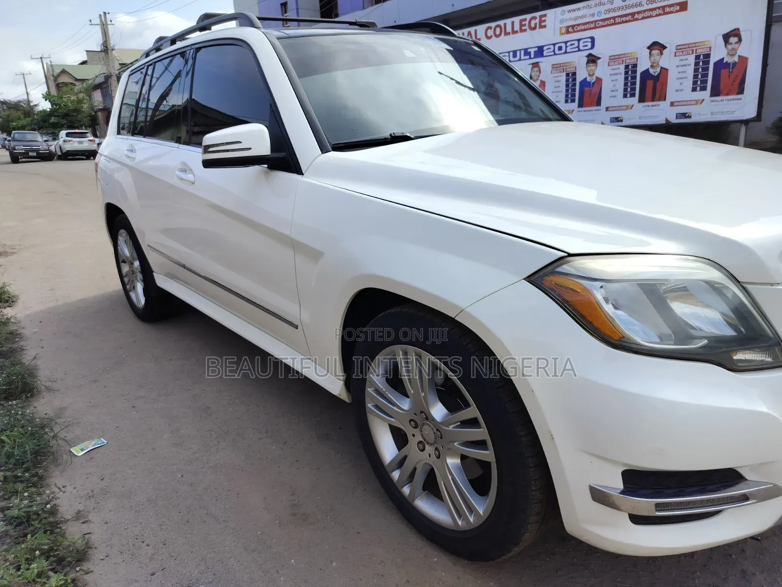 Mercedes-Benz GLK-Class Base GLK 350 4dr AWD 4MATIC (3.5L 6cyl 7A) 2015