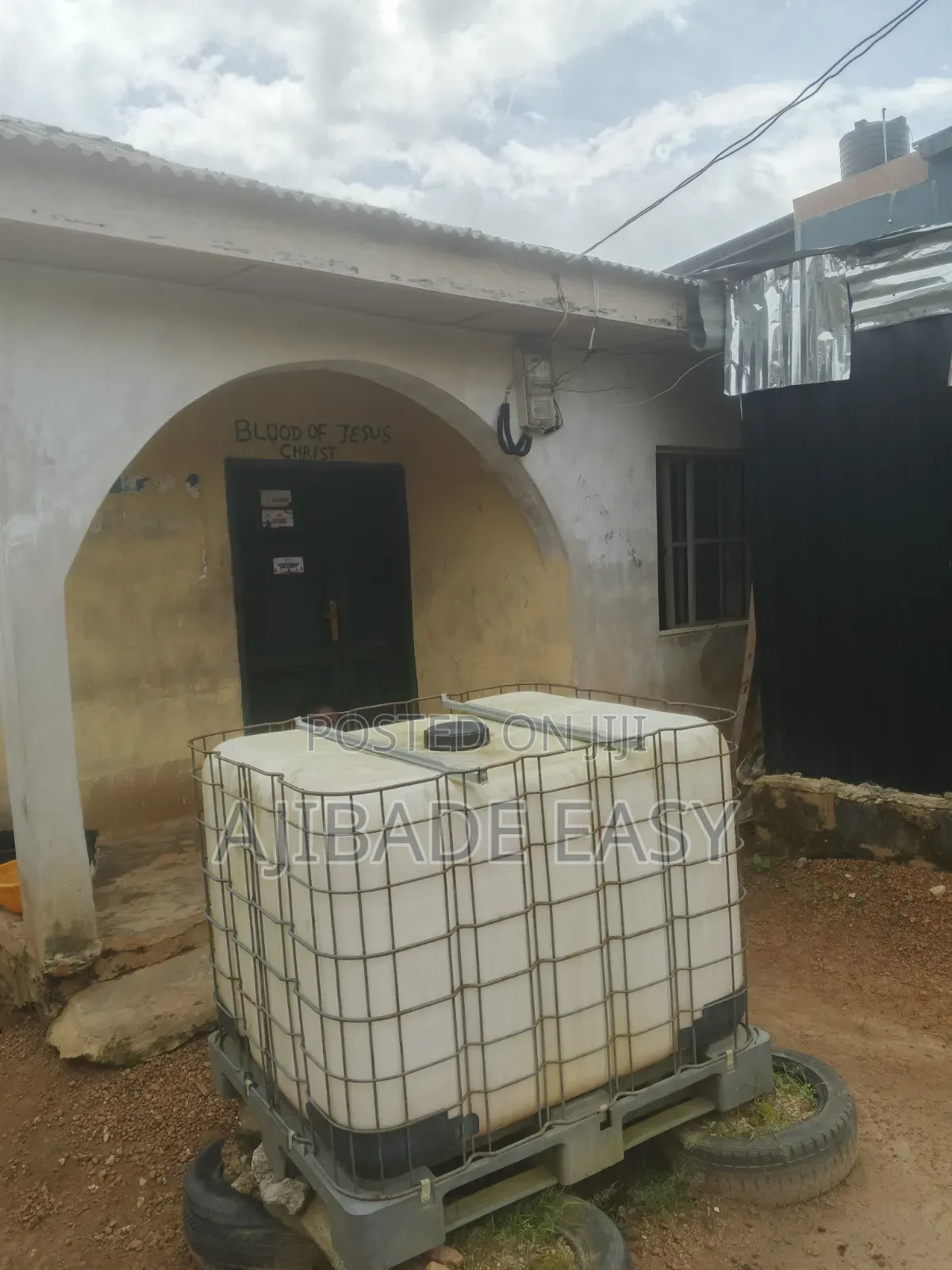 4bdrm Bungalow in Ayobo for sale