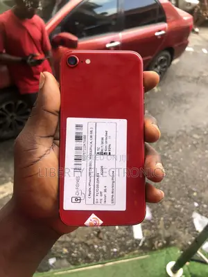 Apple iPhone SE 128 GB Red