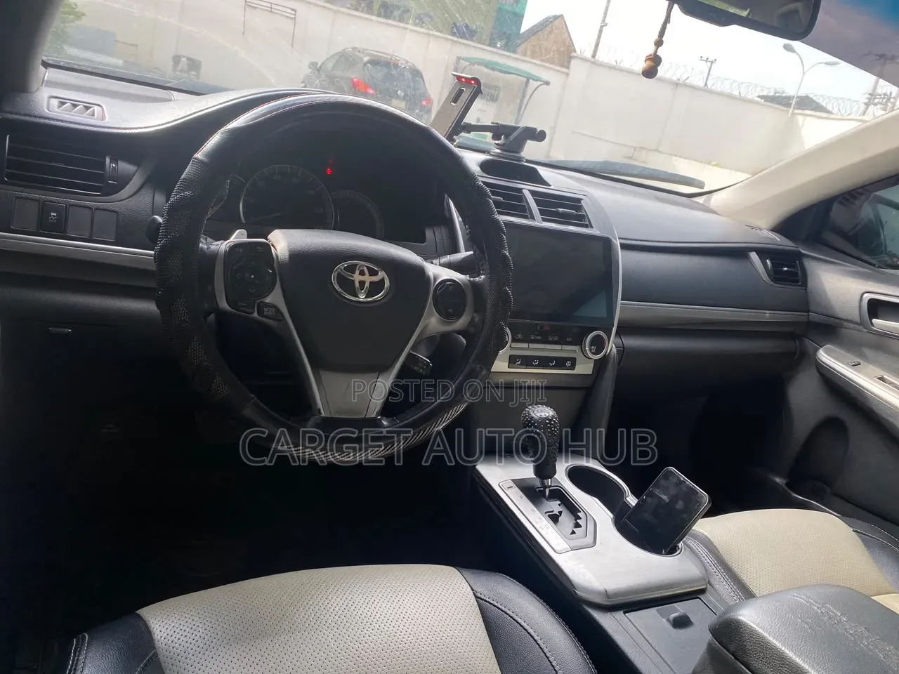 Toyota Camry SE 4dr Sedan (2.5L 4cyl 6A) 2014 Gray