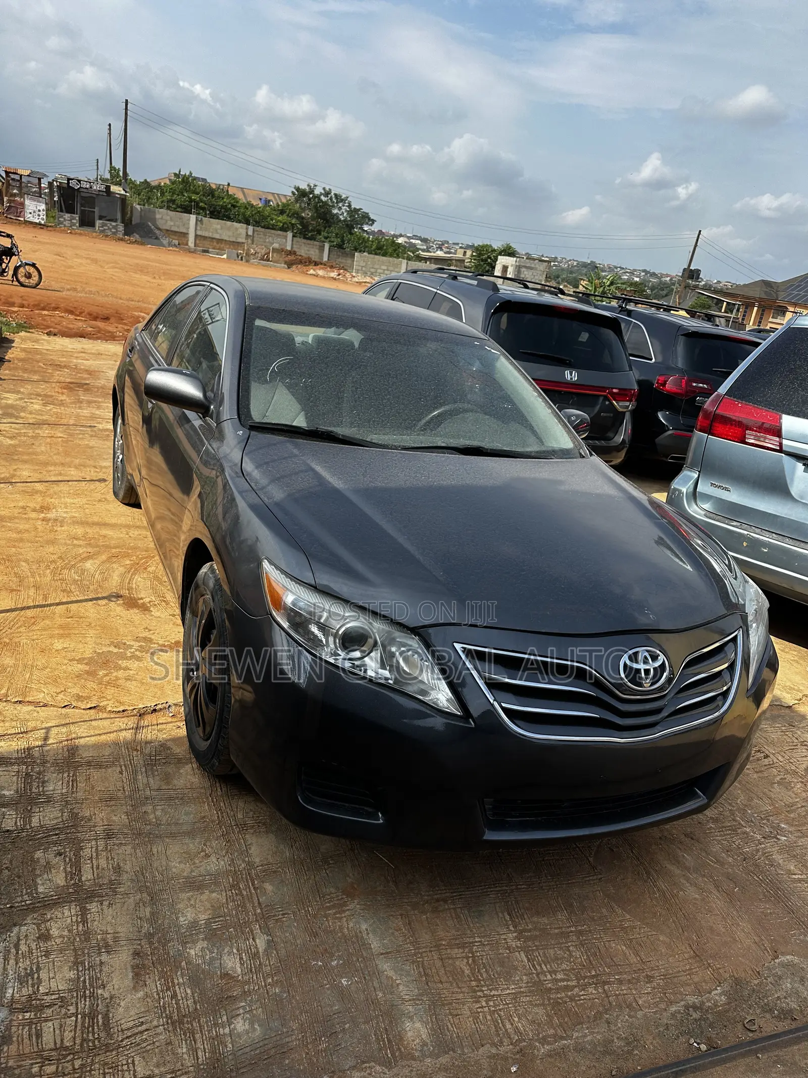 Toyota Camry LE 4dr Sedan (2.5L 4cyl 6AM) 2010 Gray