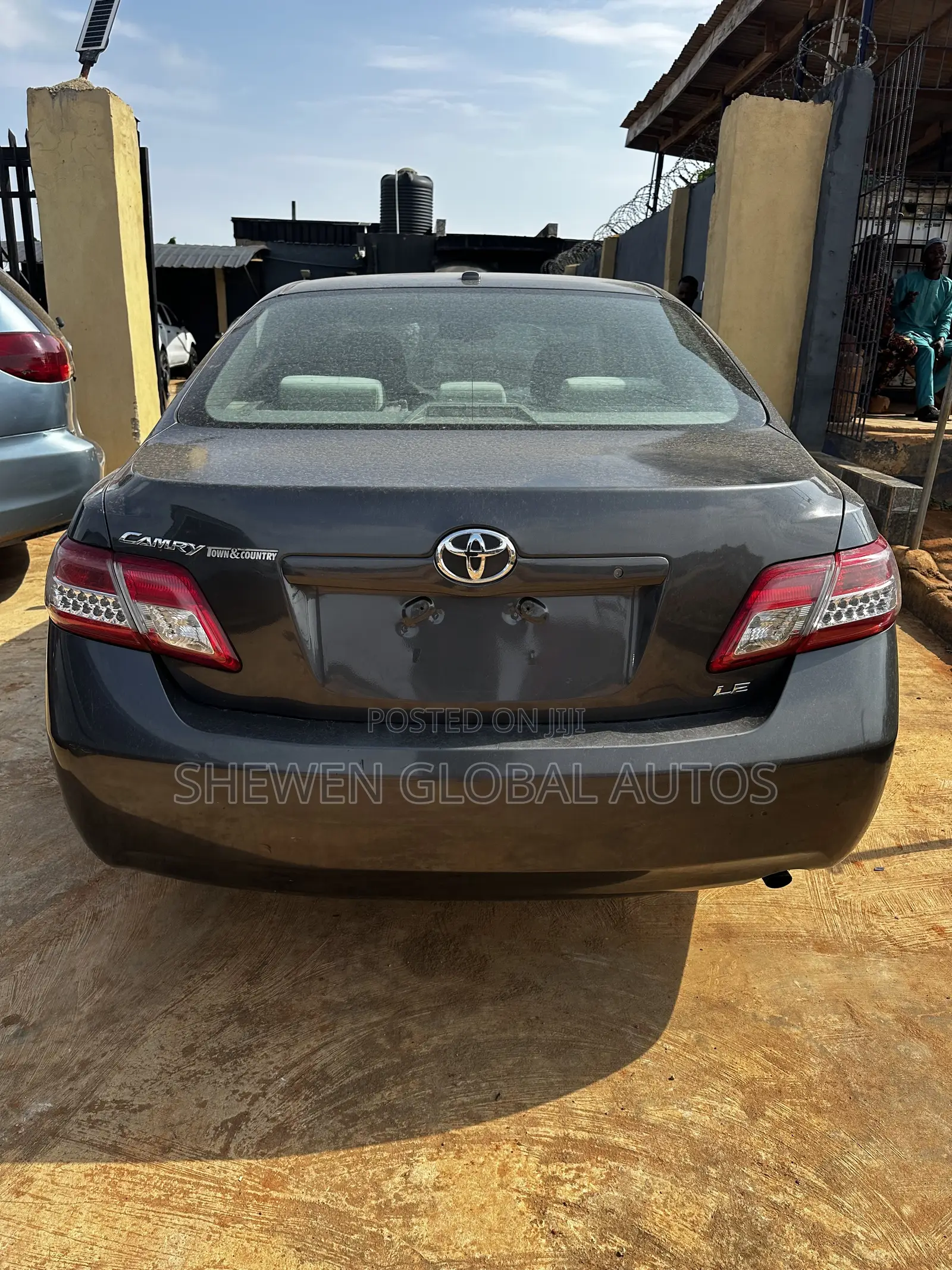Toyota Camry LE 4dr Sedan (2.5L 4cyl 6AM) 2010 Gray
