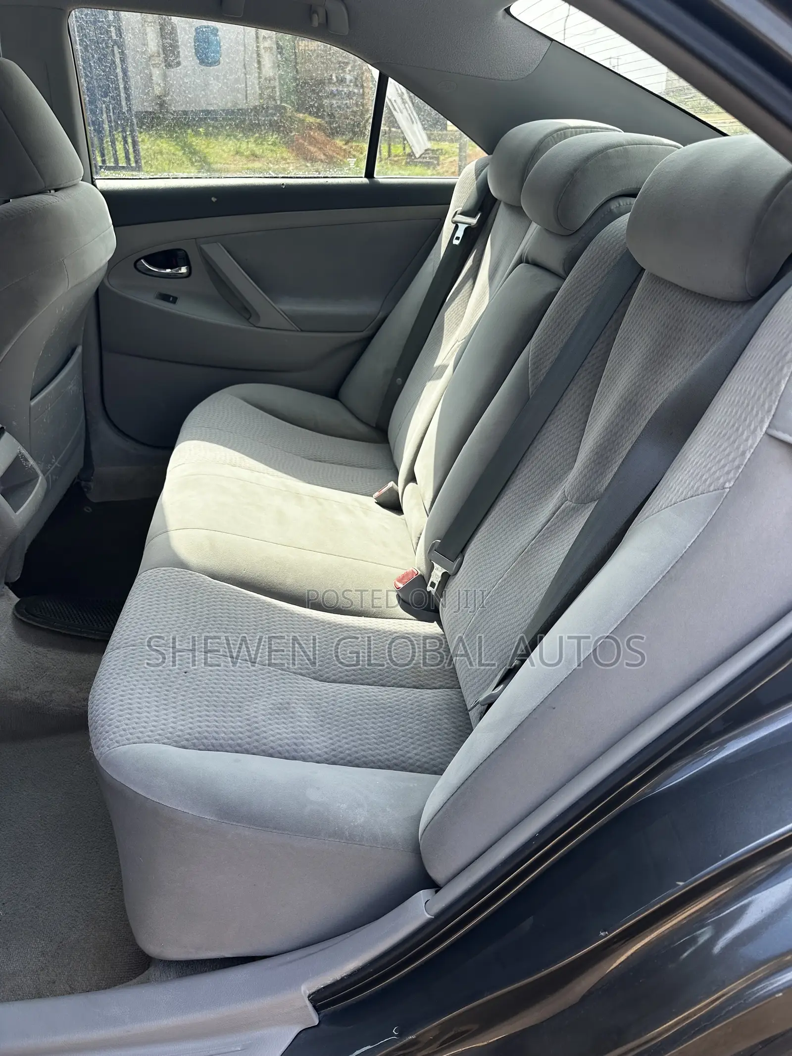 Toyota Camry LE 4dr Sedan (2.5L 4cyl 6AM) 2010 Gray