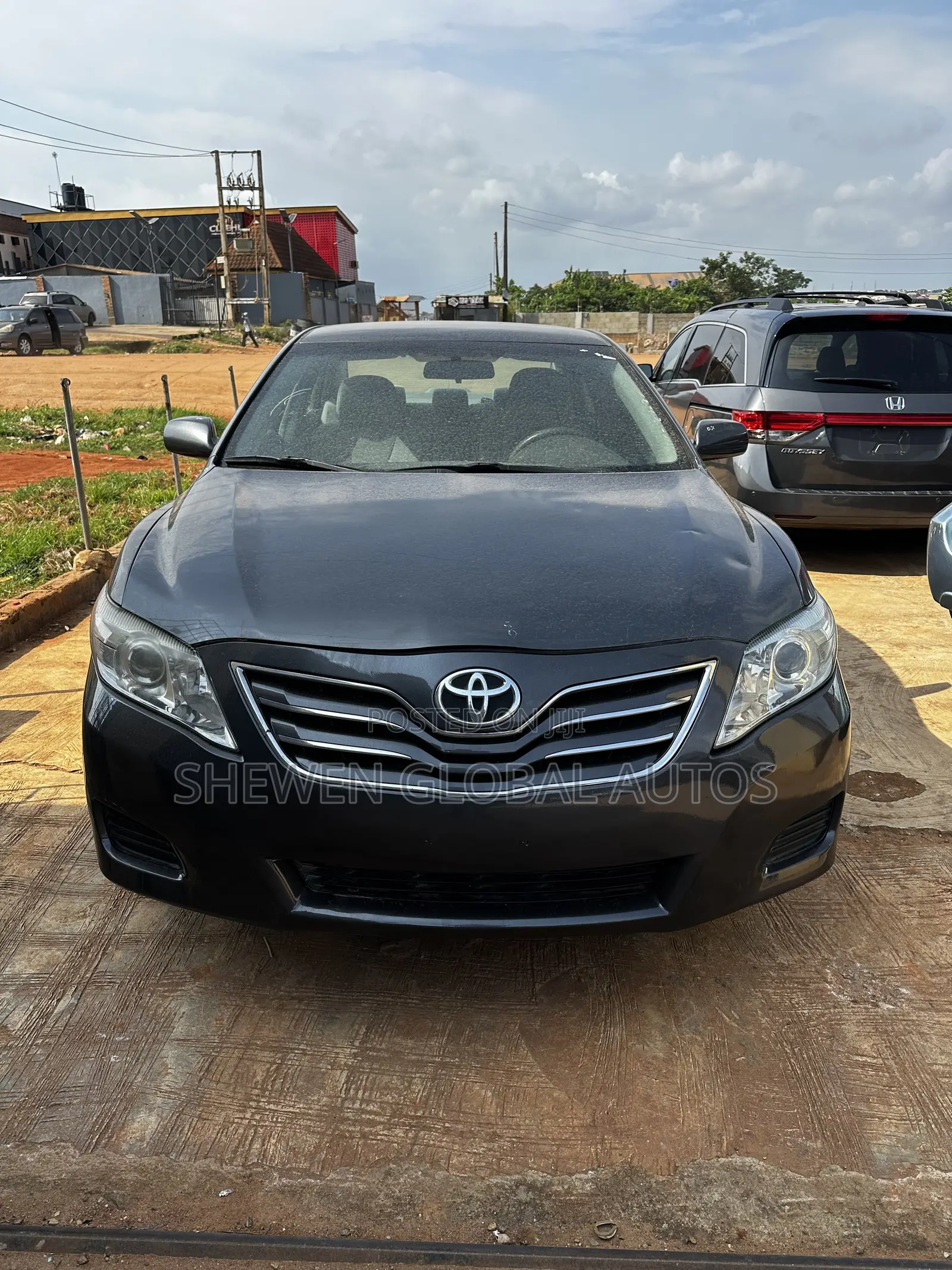 Toyota Camry LE 4dr Sedan (2.5L 4cyl 6AM) 2010 Gray