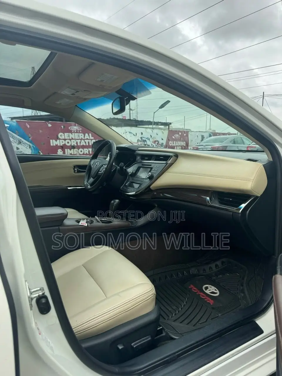 Toyota Avalon XLE Premium Sedan FWD (3.5L 6cyl 6A) 2013 Off white