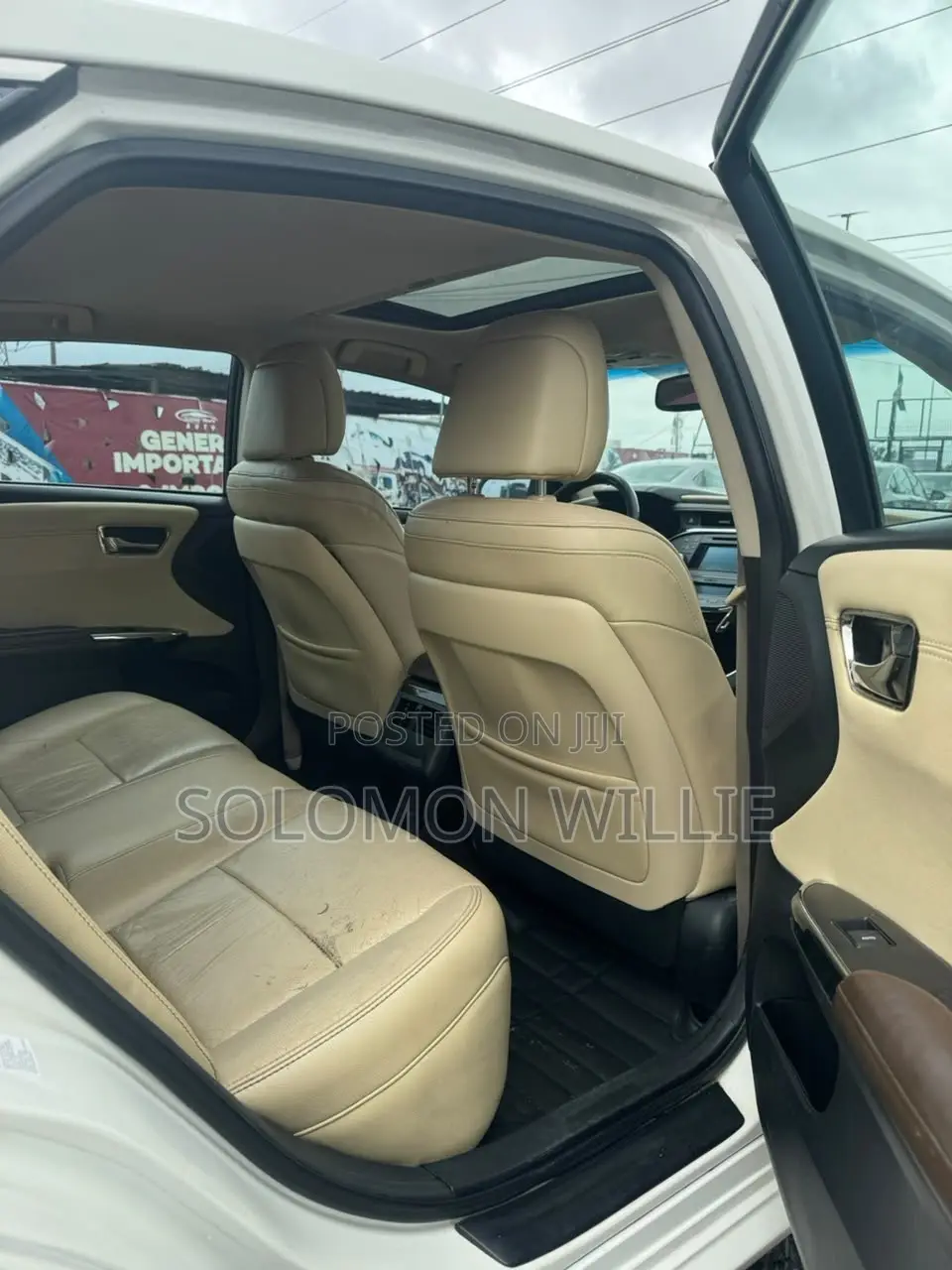 Toyota Avalon XLE Premium Sedan FWD (3.5L 6cyl 6A) 2013 Off white