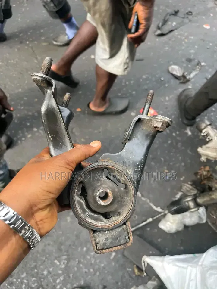 Toyota Corolla 2005-2007 Engine Seat